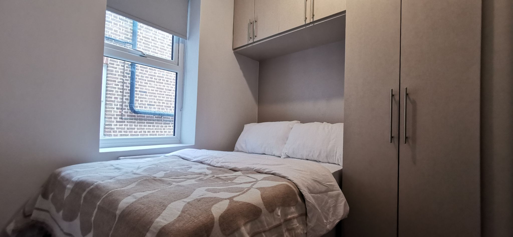 2 bedroom flat flat/apartment Let in Willesden Green - Photograph 5