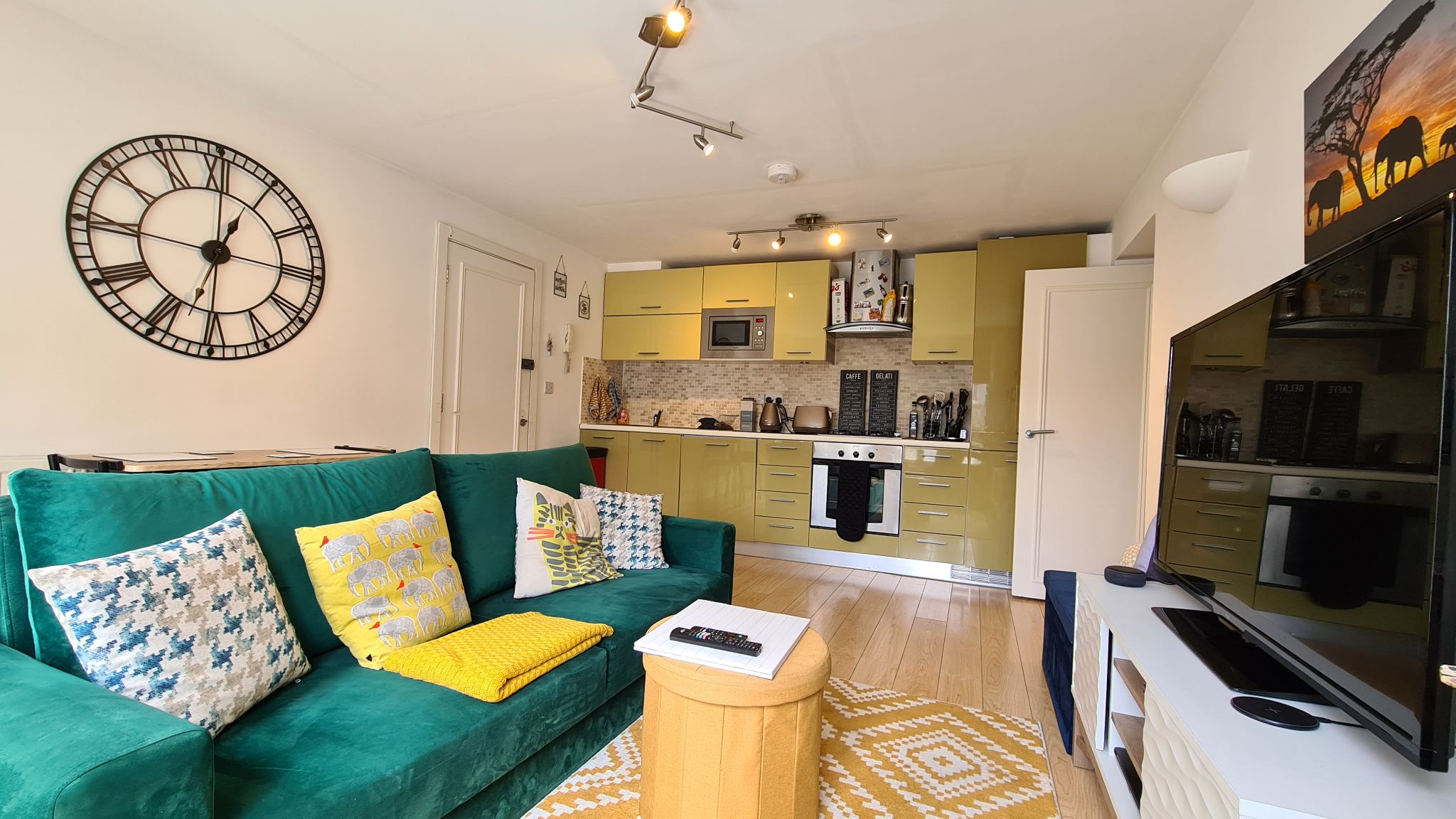 1 bedroom apartment flat/apartment To Let in Enfield - Property photograph