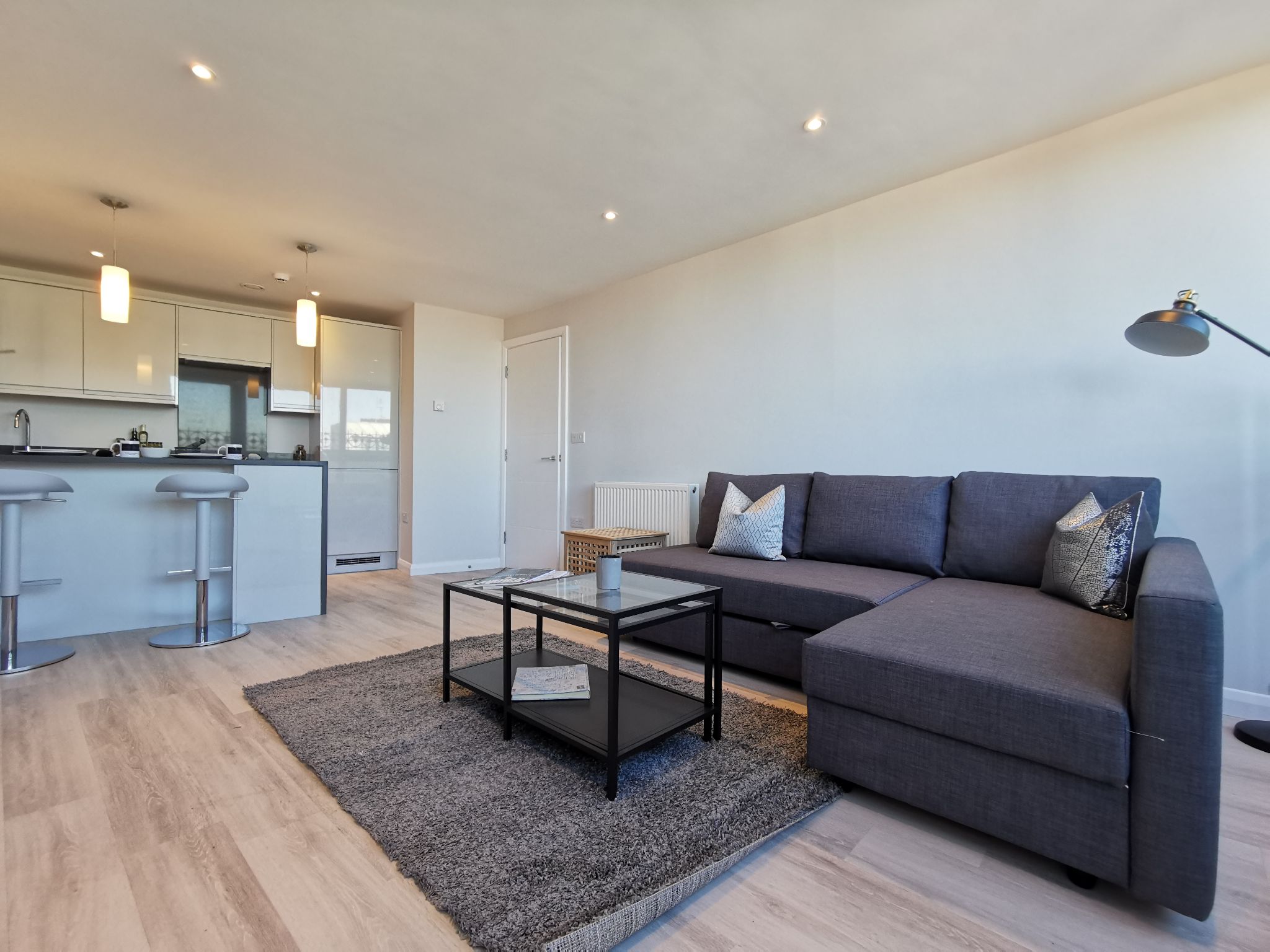 1 bedroom apartment flat/apartment To Let in Willesden Green - Photograph 1