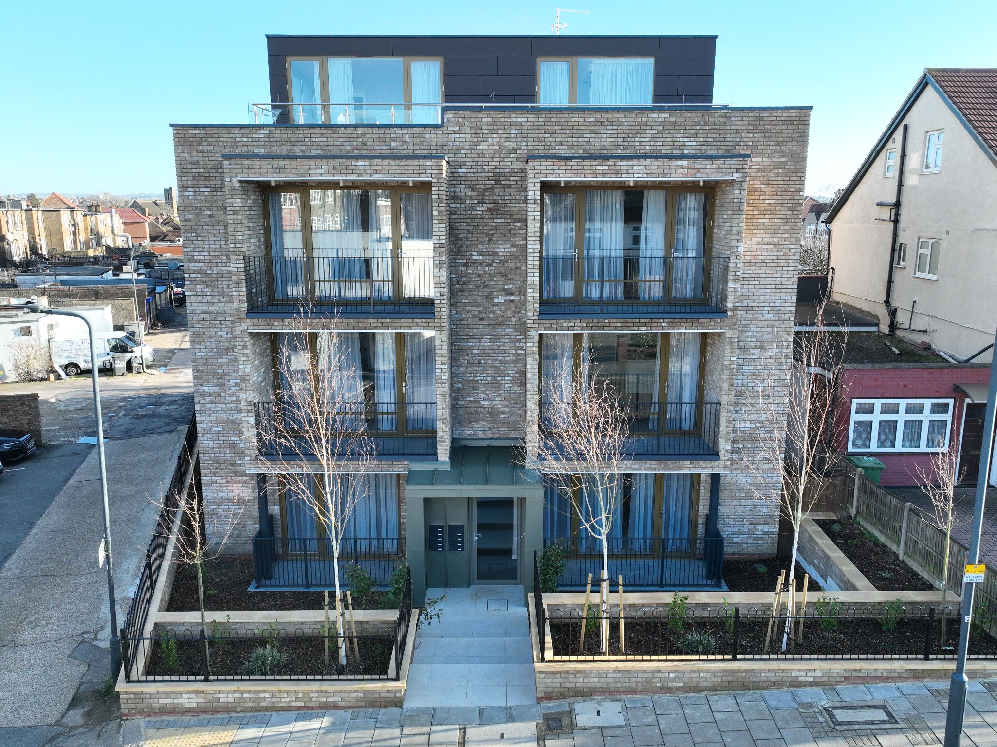 2 bedroom apartment flat/apartment To Let in London - Photograph 16