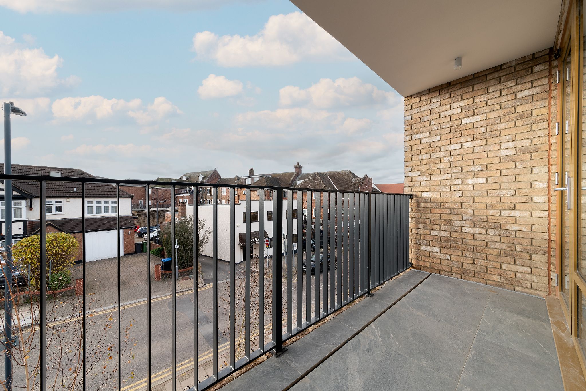 2 bedroom apartment flat/apartment To Let in London - Property photograph