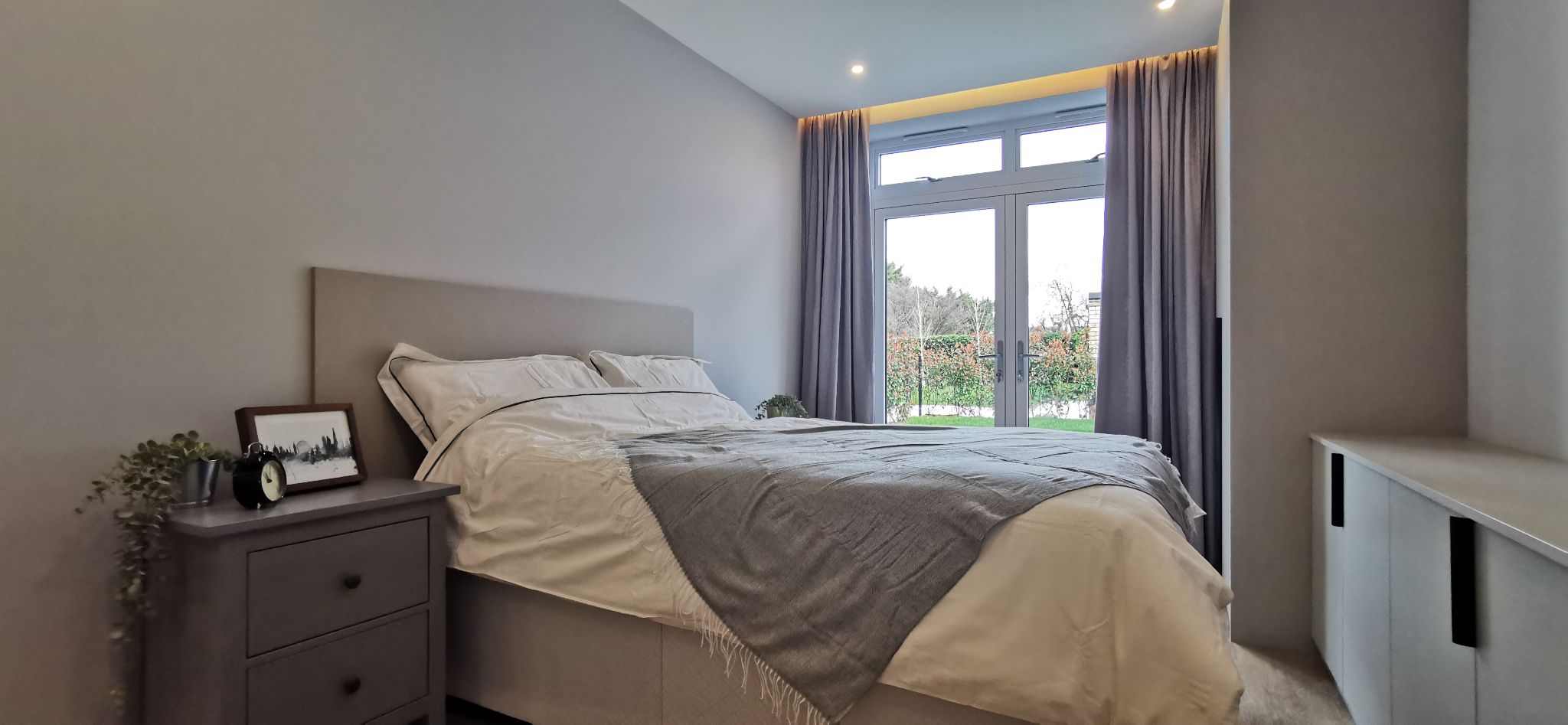 2 bedroom apartment flat/apartment To Let in London - Photograph 10