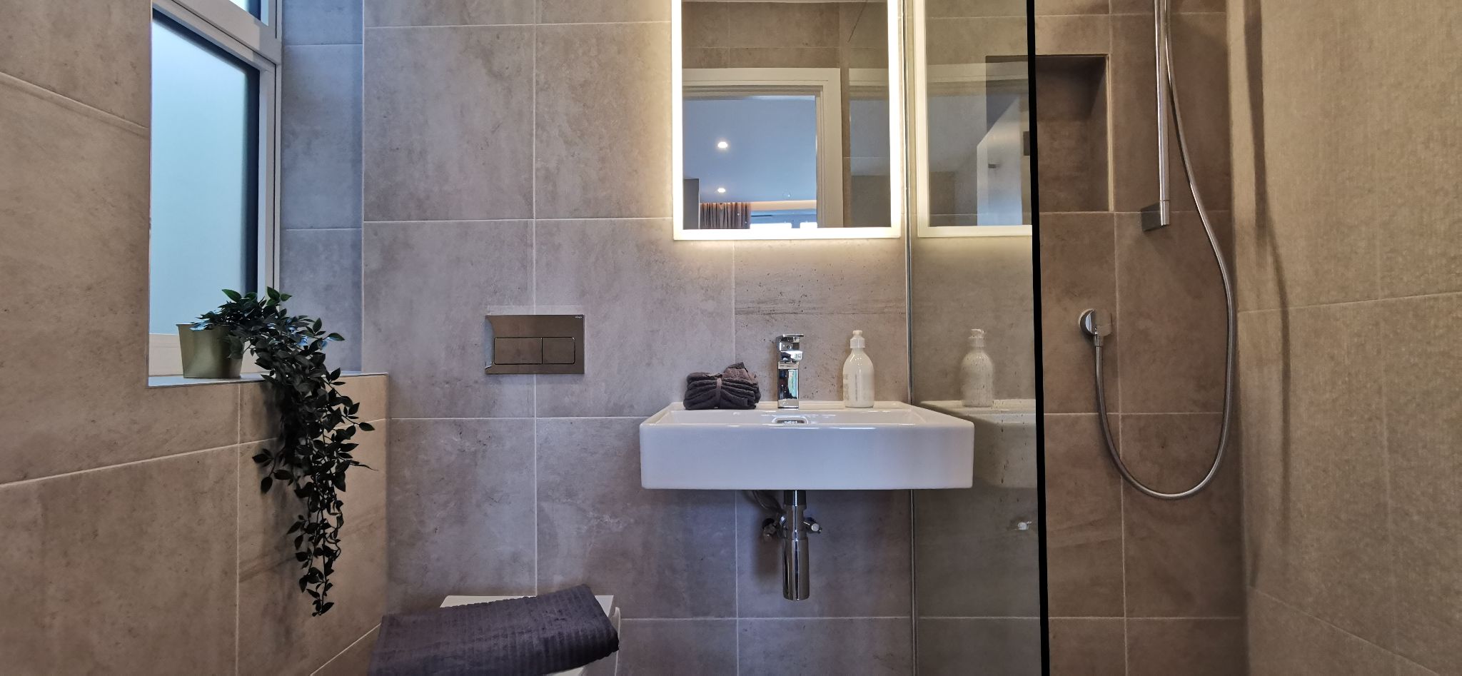 2 bedroom apartment flat/apartment To Let in London - Photograph 5