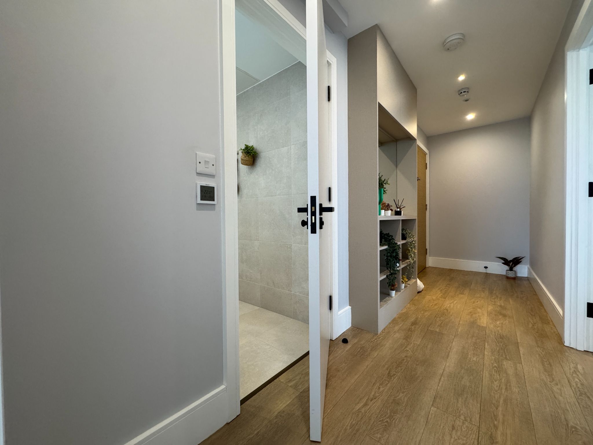 1 bedroom apartment flat/apartment To Let in Kenton - Photograph 4