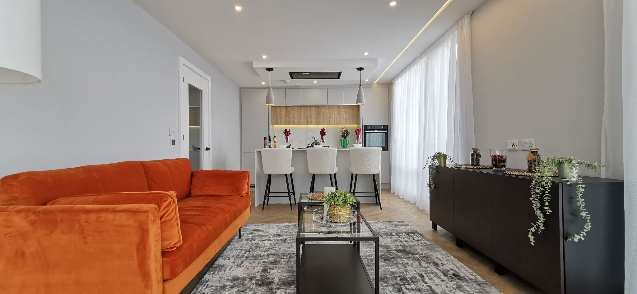 2 bedroom apartment flat/apartment To Let in London - Property photograph