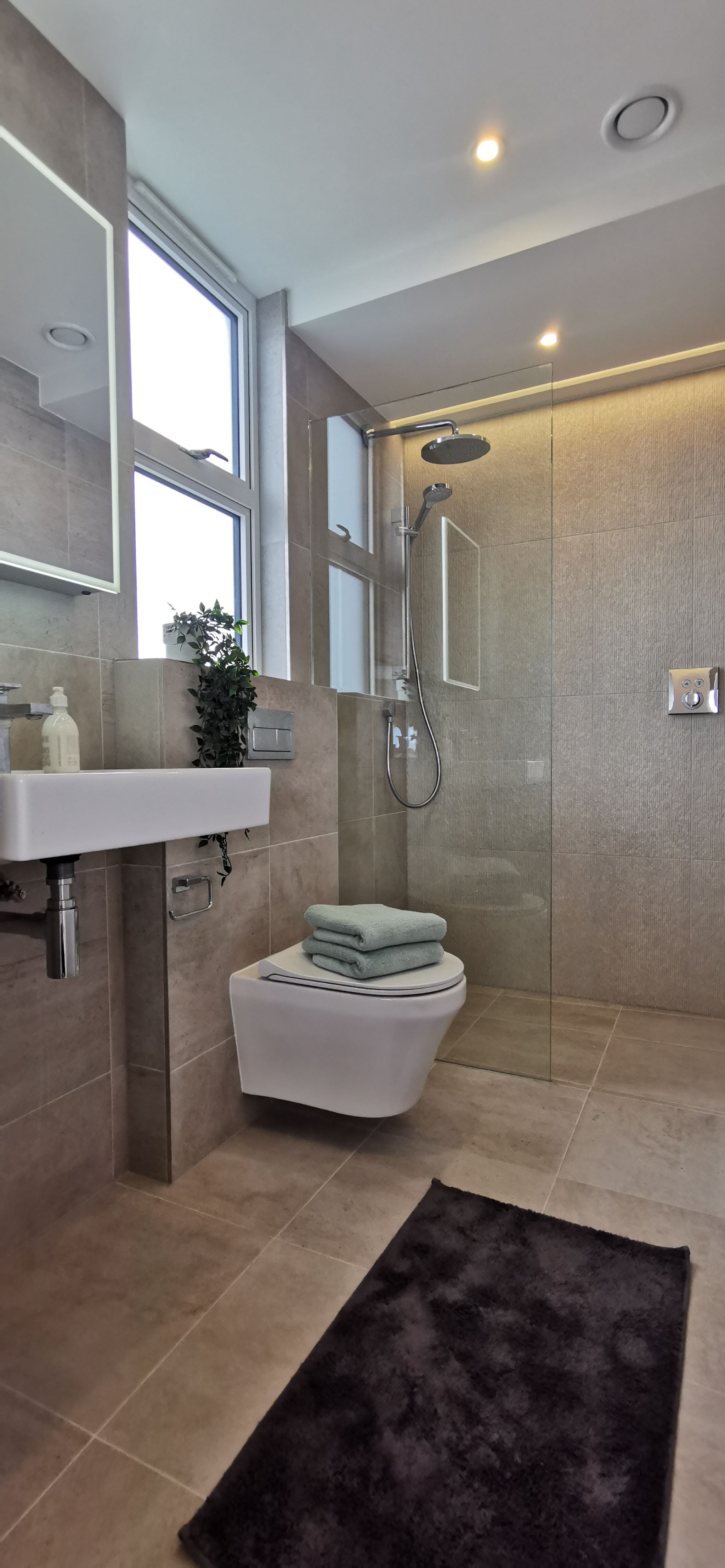 2 bedroom apartment flat/apartment To Let in London - Photograph 8