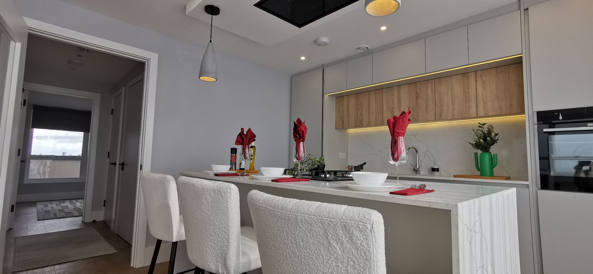 2 bedroom apartment flat/apartment To Let in London - Property photograph