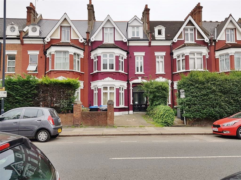 1 bedroom studio flat/apartment To Let in Cricklewood - Photograph 6