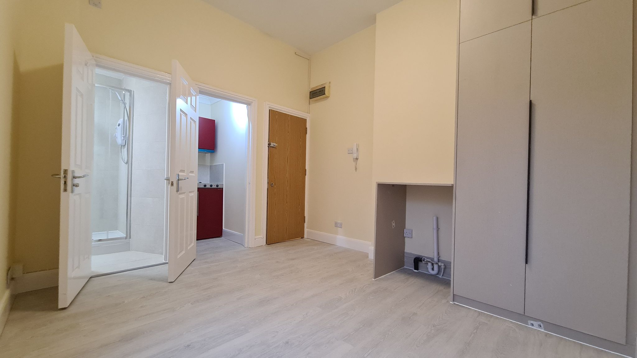 1 bedroom studio flat/apartment To Let in Cricklewood - Property photograph