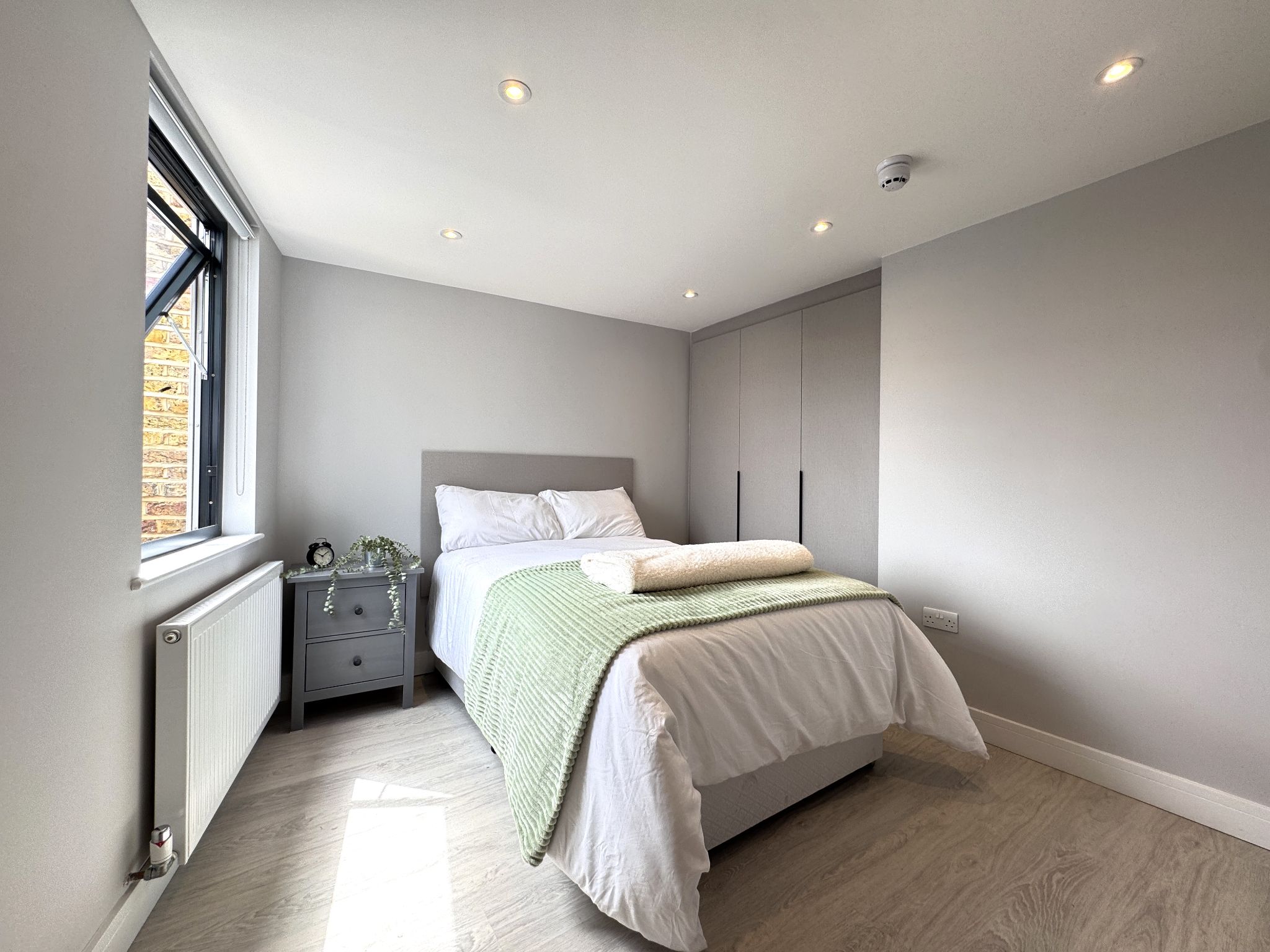 2 bedroom apartment flat/apartment To Let in Willesden - Property photograph