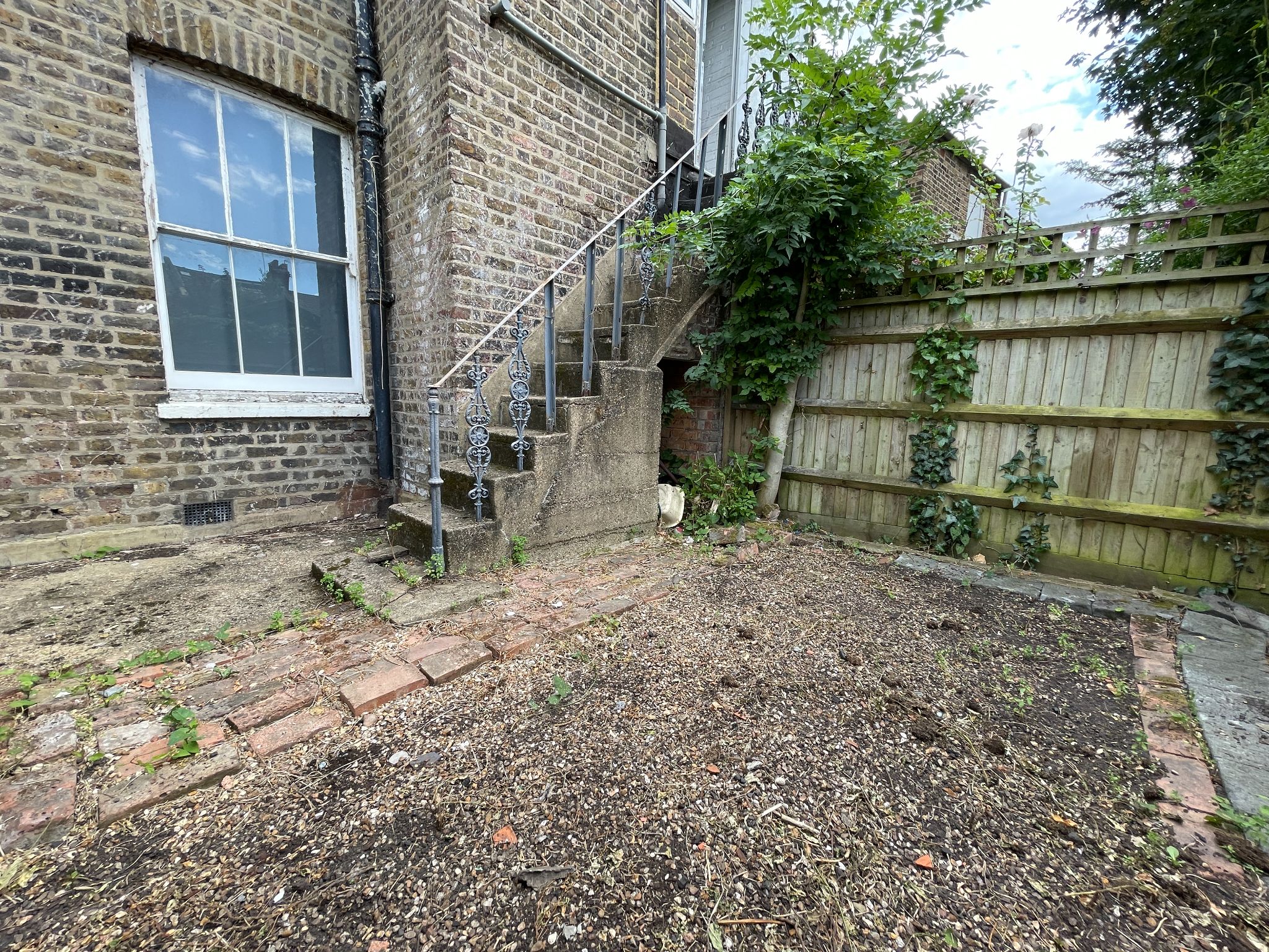 2 bedroom apartment flat/apartment To Let in London - Photograph 9