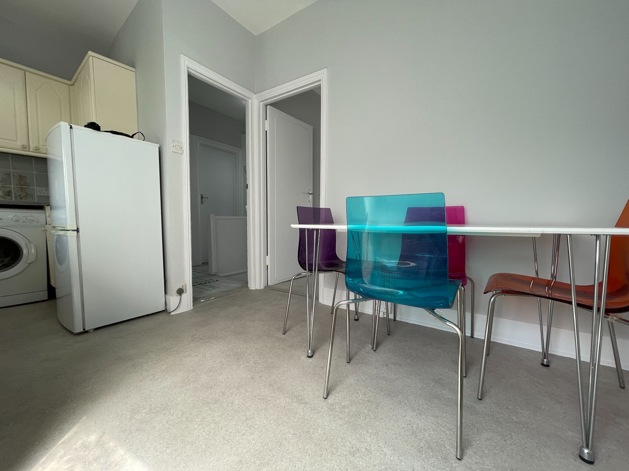 2 bedroom apartment flat/apartment To Let in London - Photograph 7