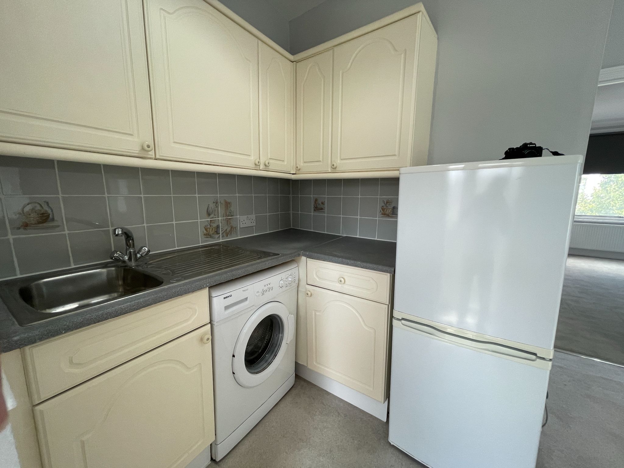 2 bedroom apartment flat/apartment To Let in London - Photograph 8