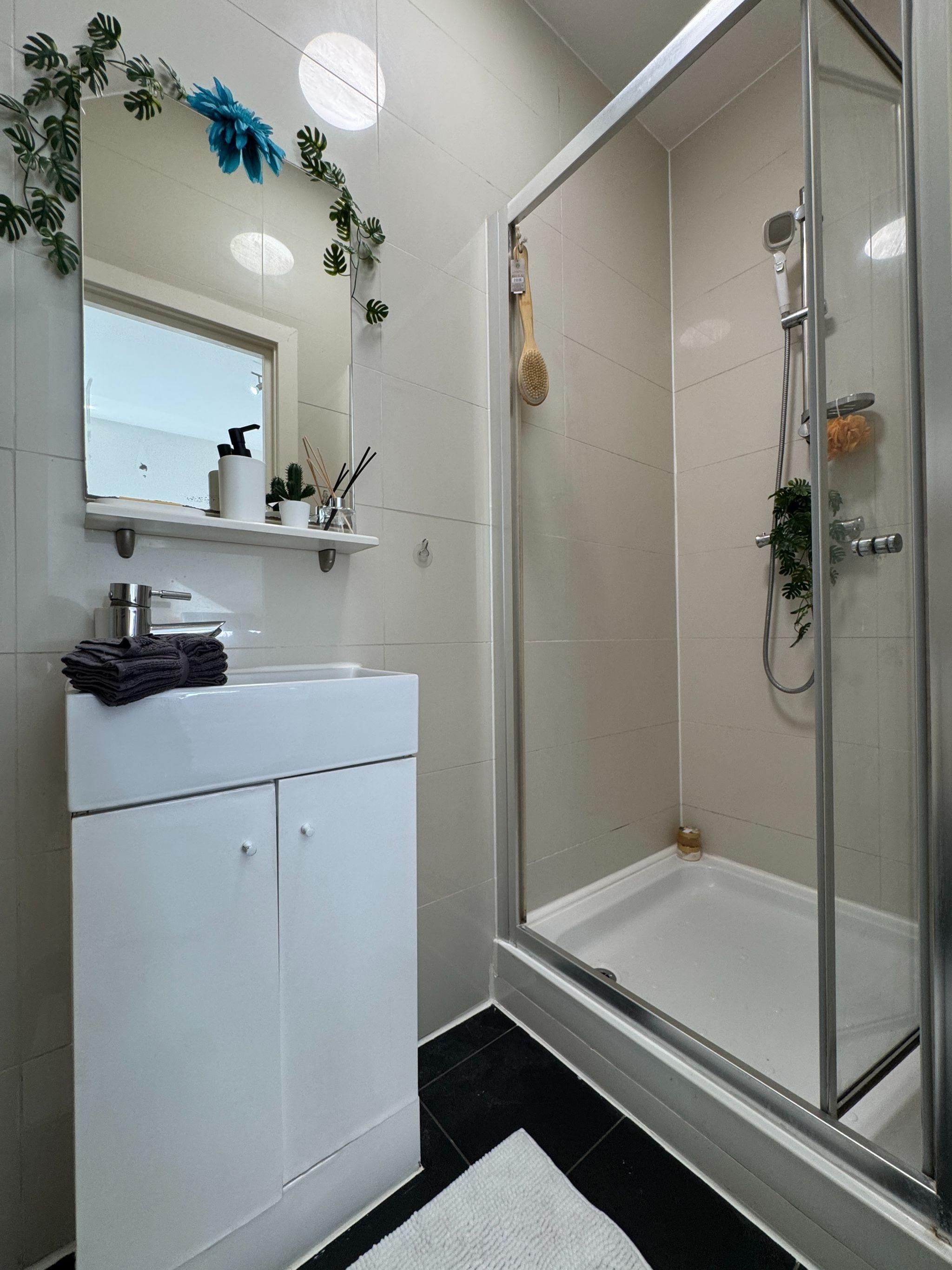 1 bedroom apartment flat/apartment To Let in Enfield - Photograph 9