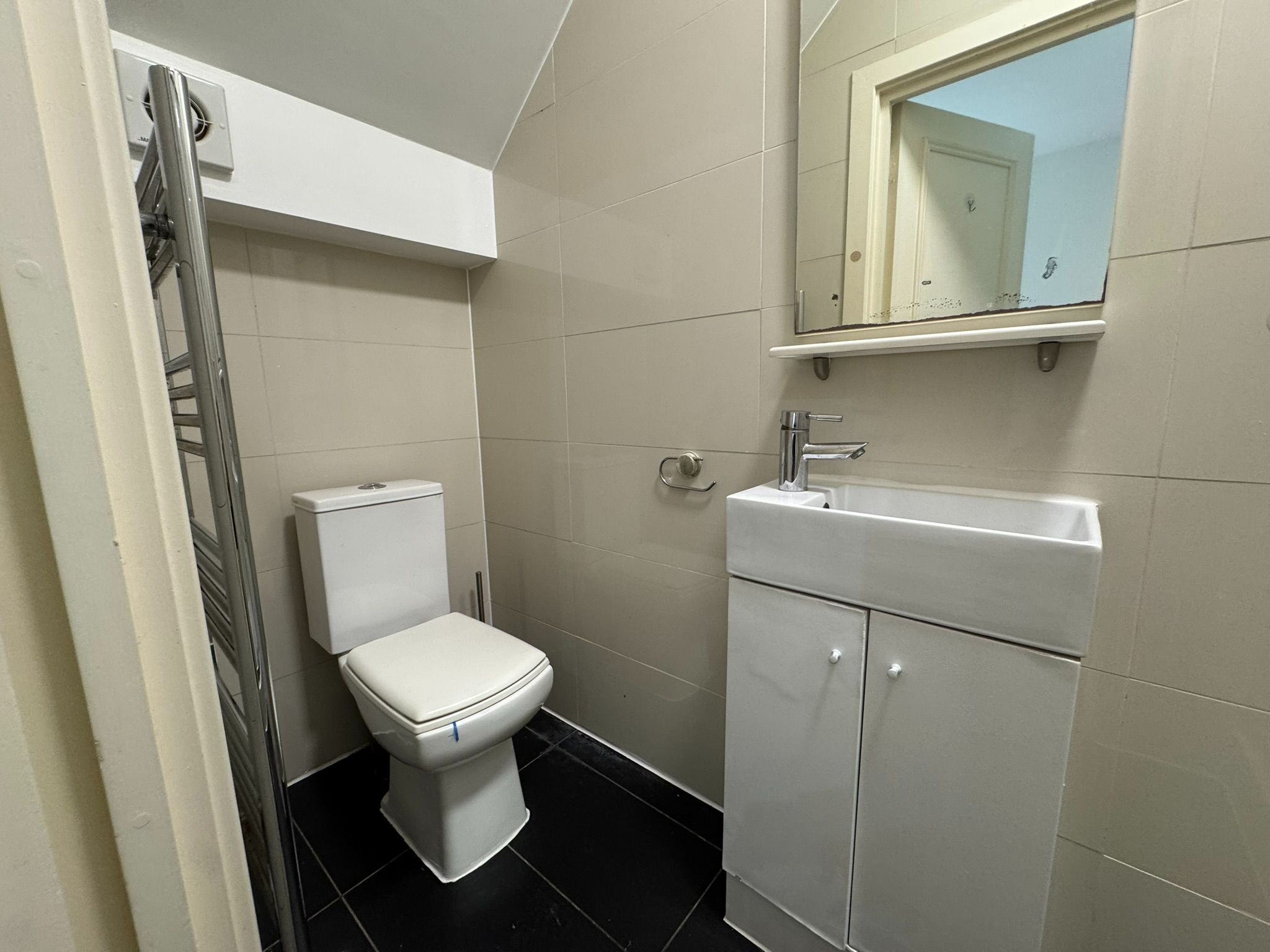 1 bedroom apartment flat/apartment To Let in Enfield - Photograph 7