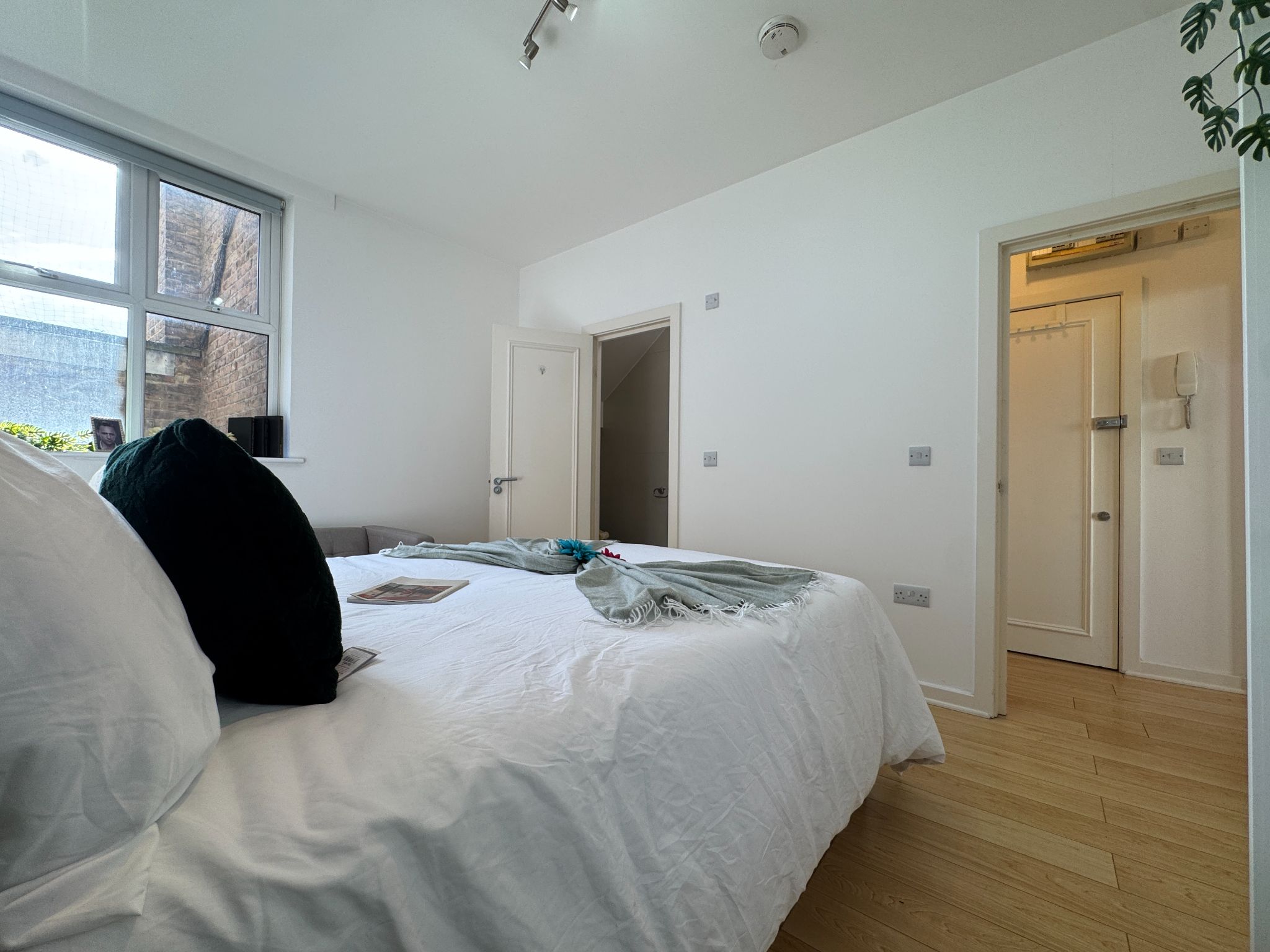 1 bedroom apartment flat/apartment To Let in Enfield - Photograph 7