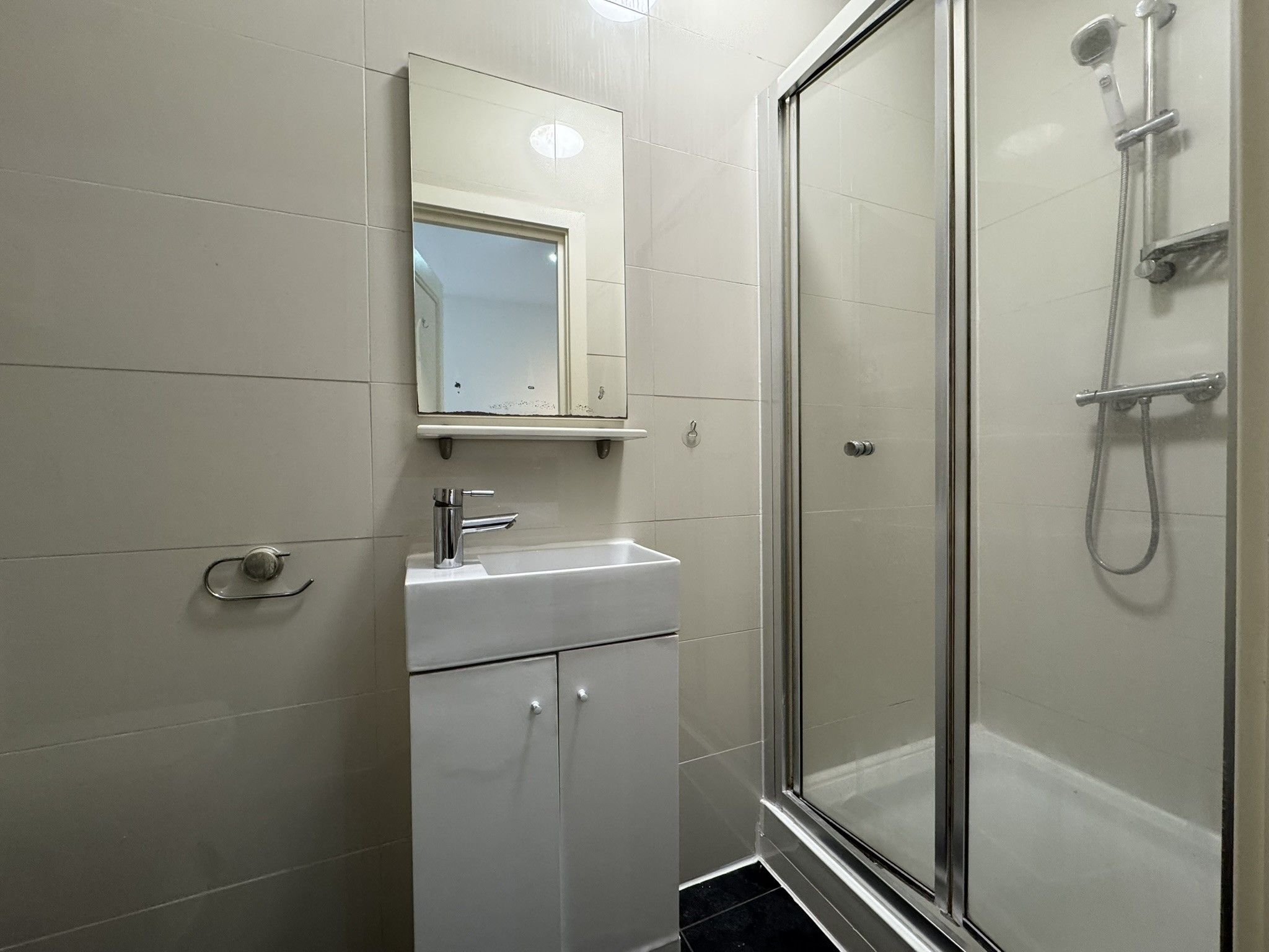1 bedroom apartment flat/apartment To Let in Enfield - Property photograph