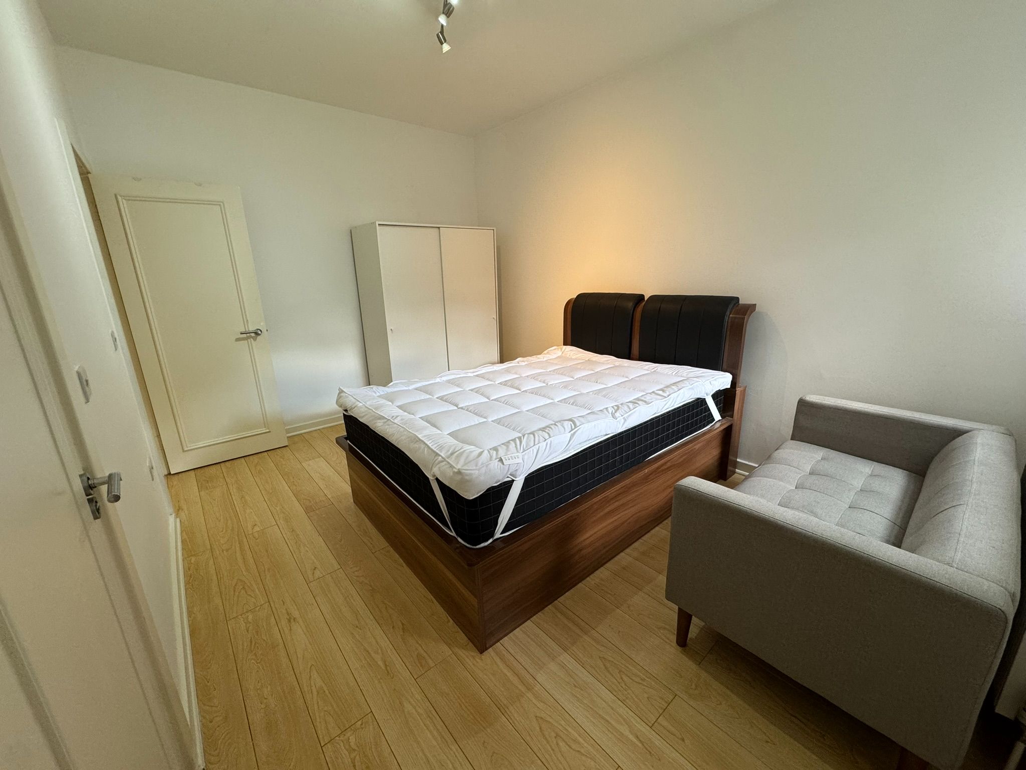 1 bedroom apartment flat/apartment To Let in Enfield - Property photograph