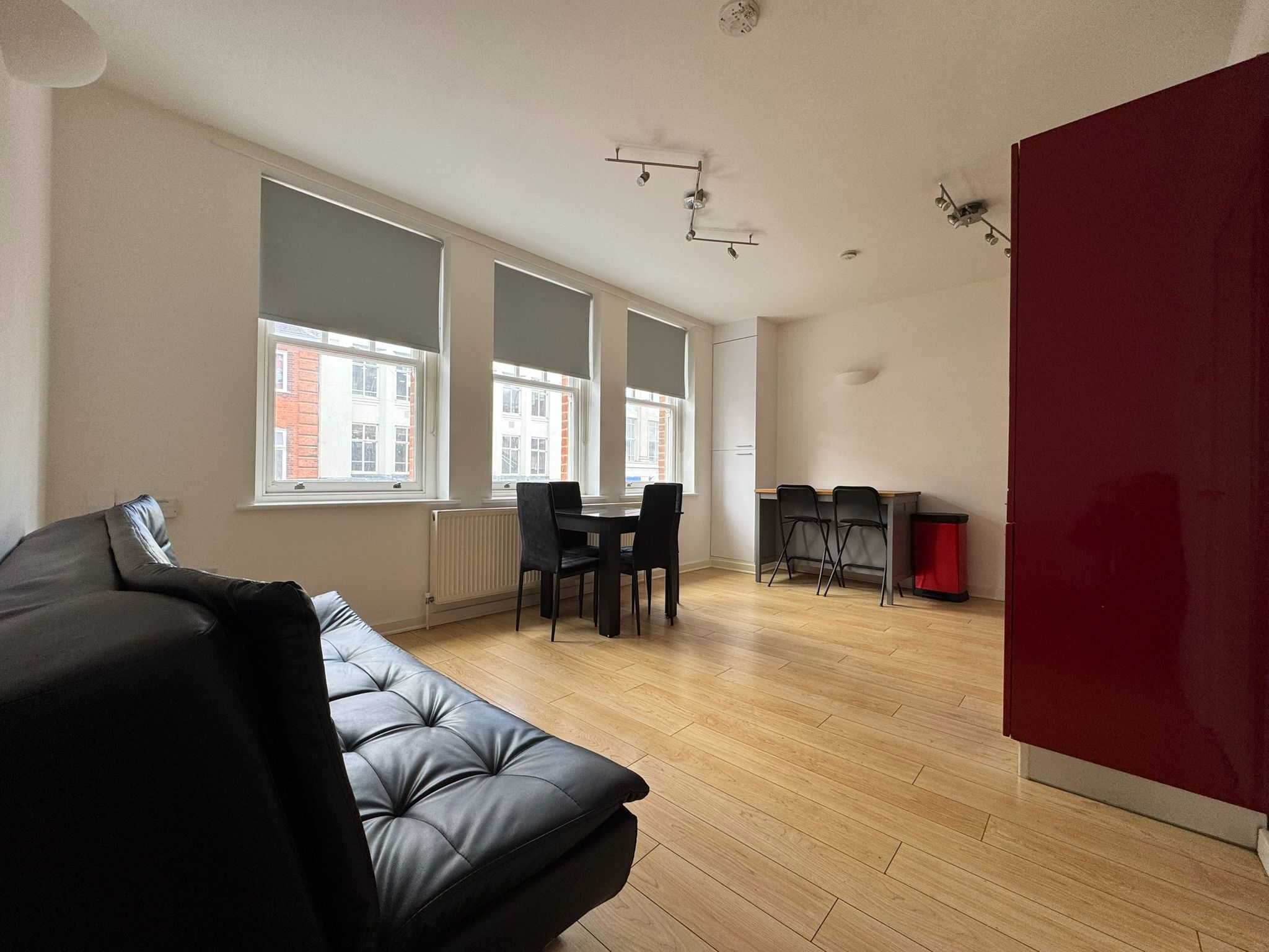 1 bedroom apartment flat/apartment To Let in Enfield - Photograph 4