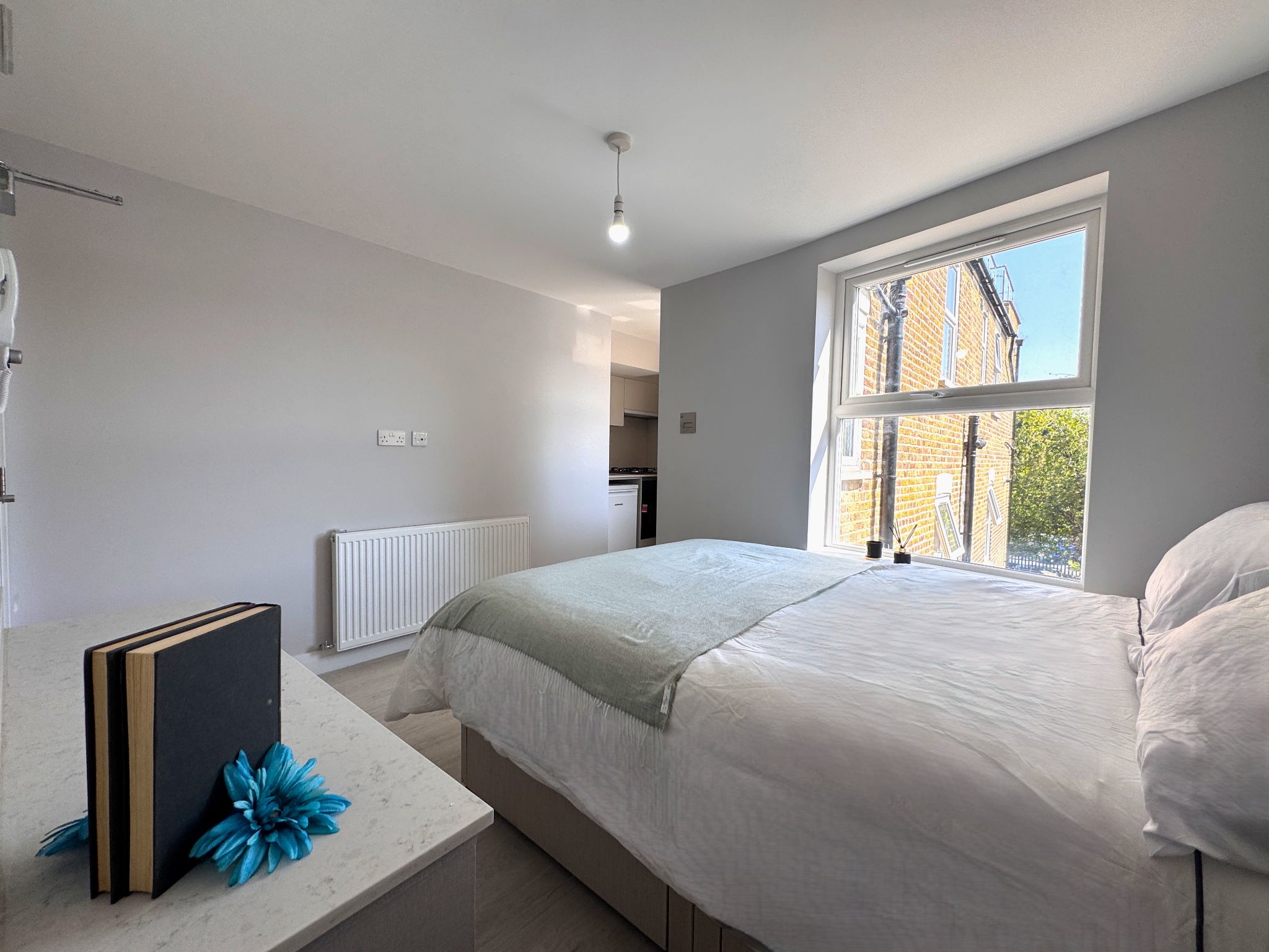 1 bedroom studio flat/apartment To Let in Willesden - Property photograph