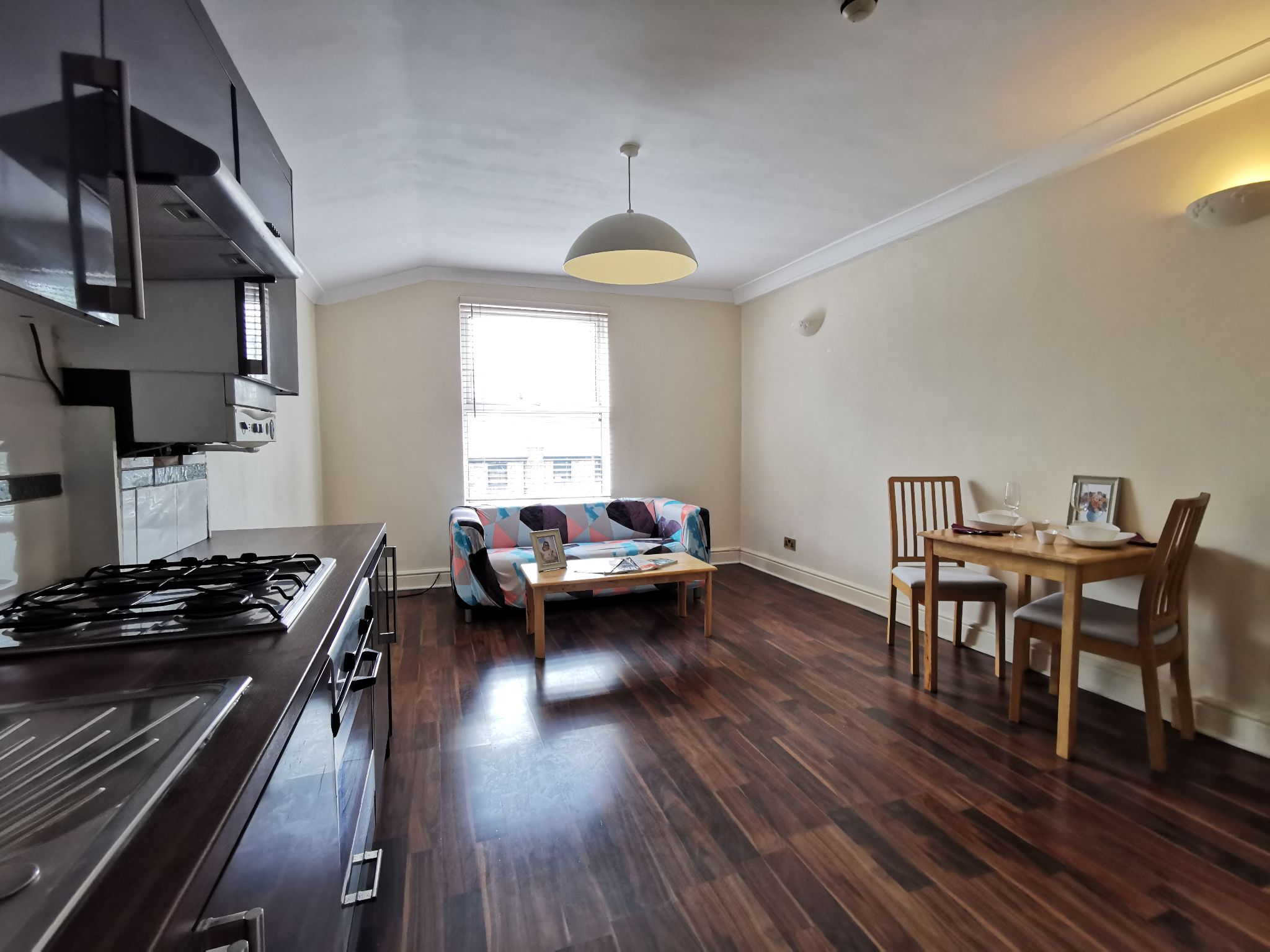 1 bedroom flat flat/apartment To Let in Willesden Green - Photograph 2