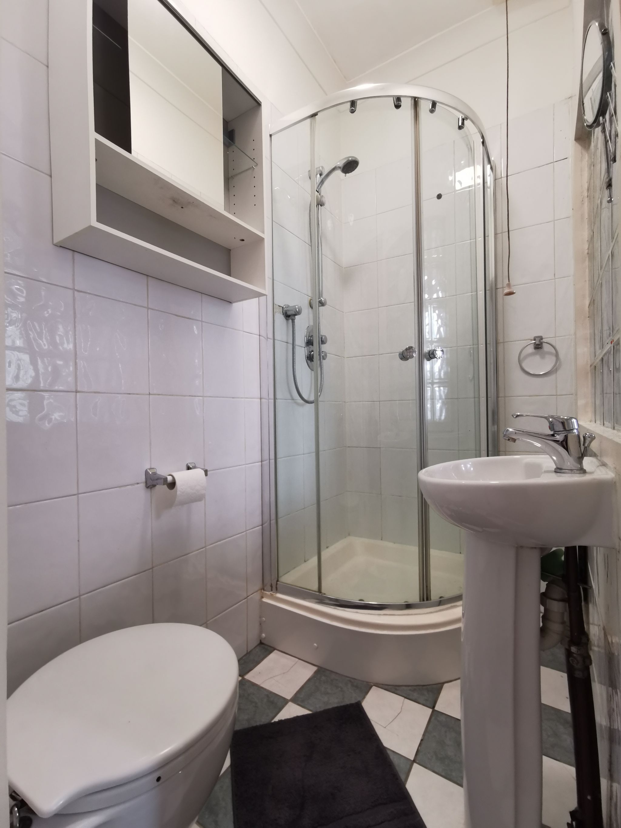 1 bedroom flat flat/apartment To Let in Willesden Green - Photograph 3