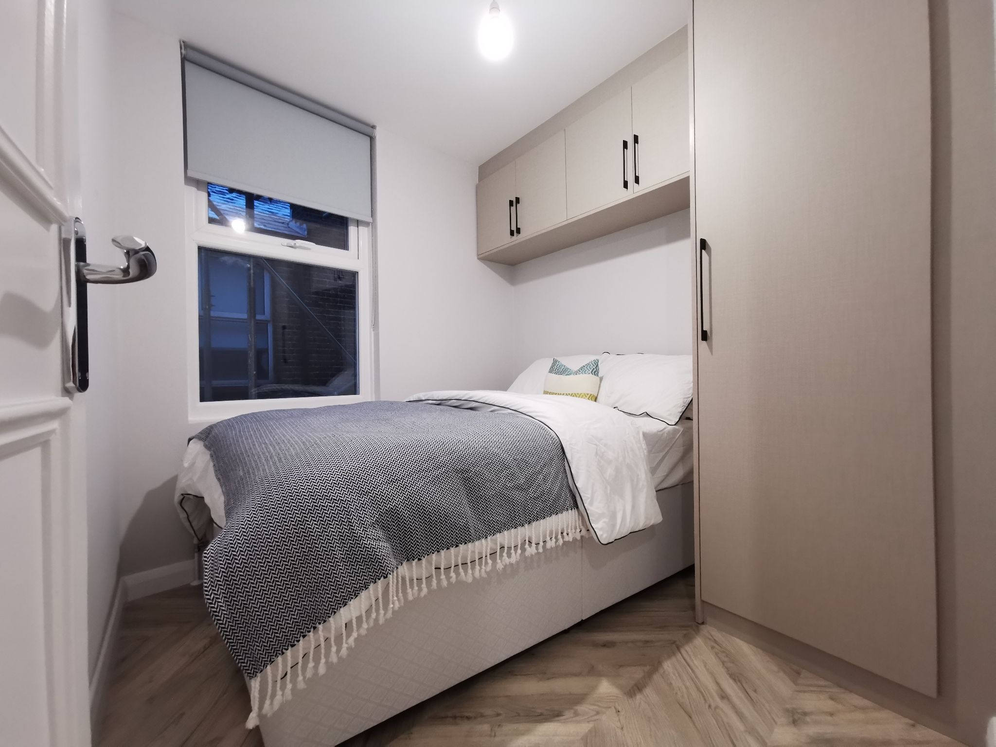 2 bedroom flat flat/apartment To Let in Willesden - Photograph 5