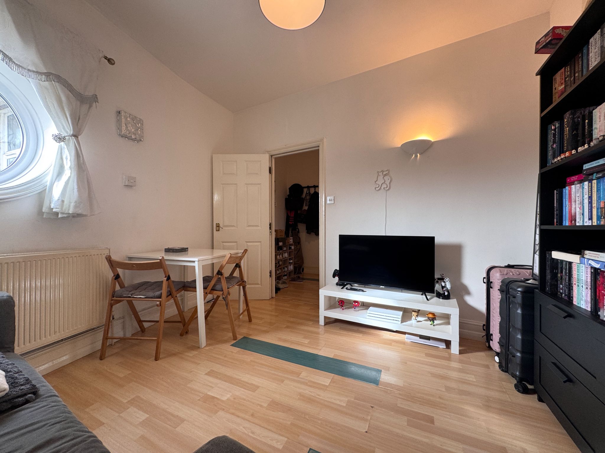 1 bedroom flat flat/apartment To Let in London - Property photograph