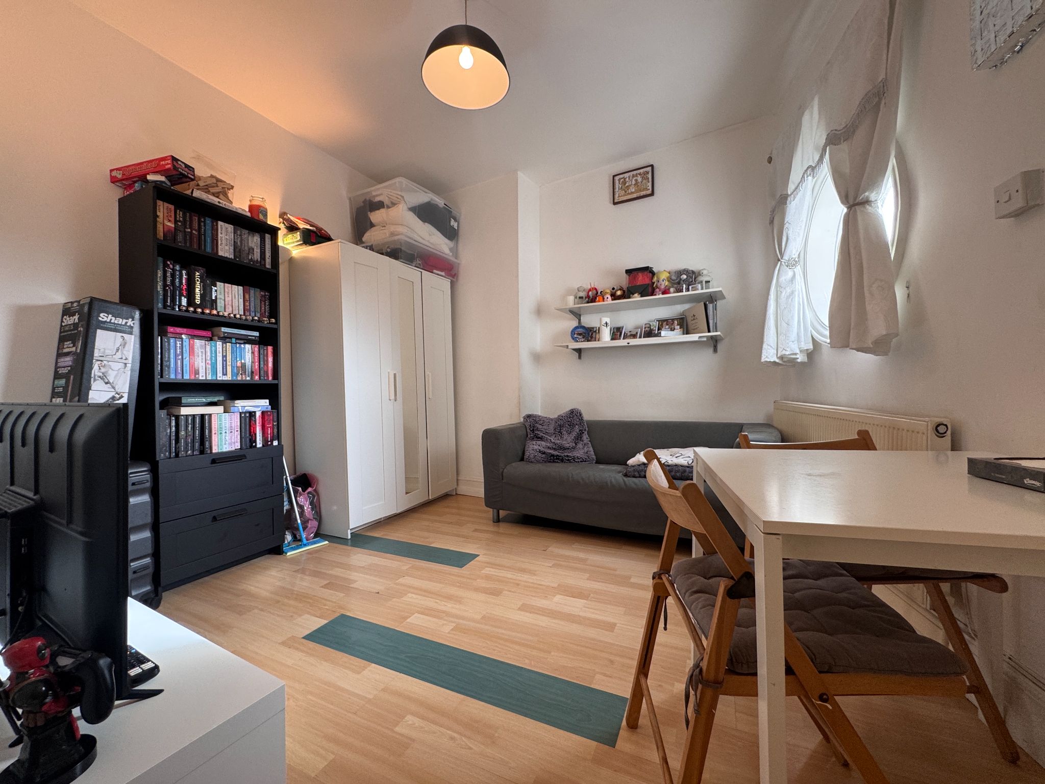 1 bedroom flat flat/apartment To Let in London - Property photograph