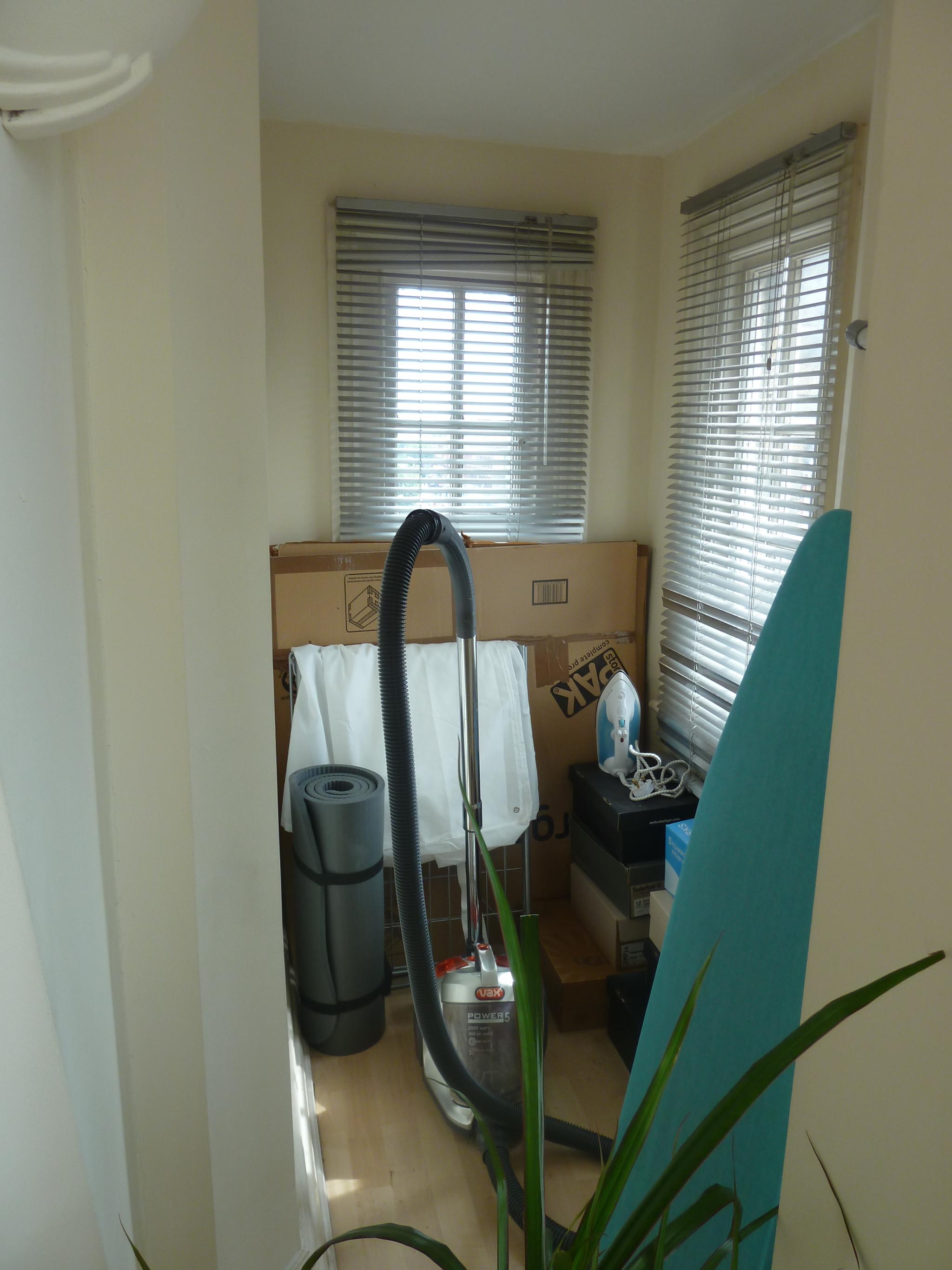 1 bedroom apartment flat/apartment To Let in London - STORAGE SPACE
