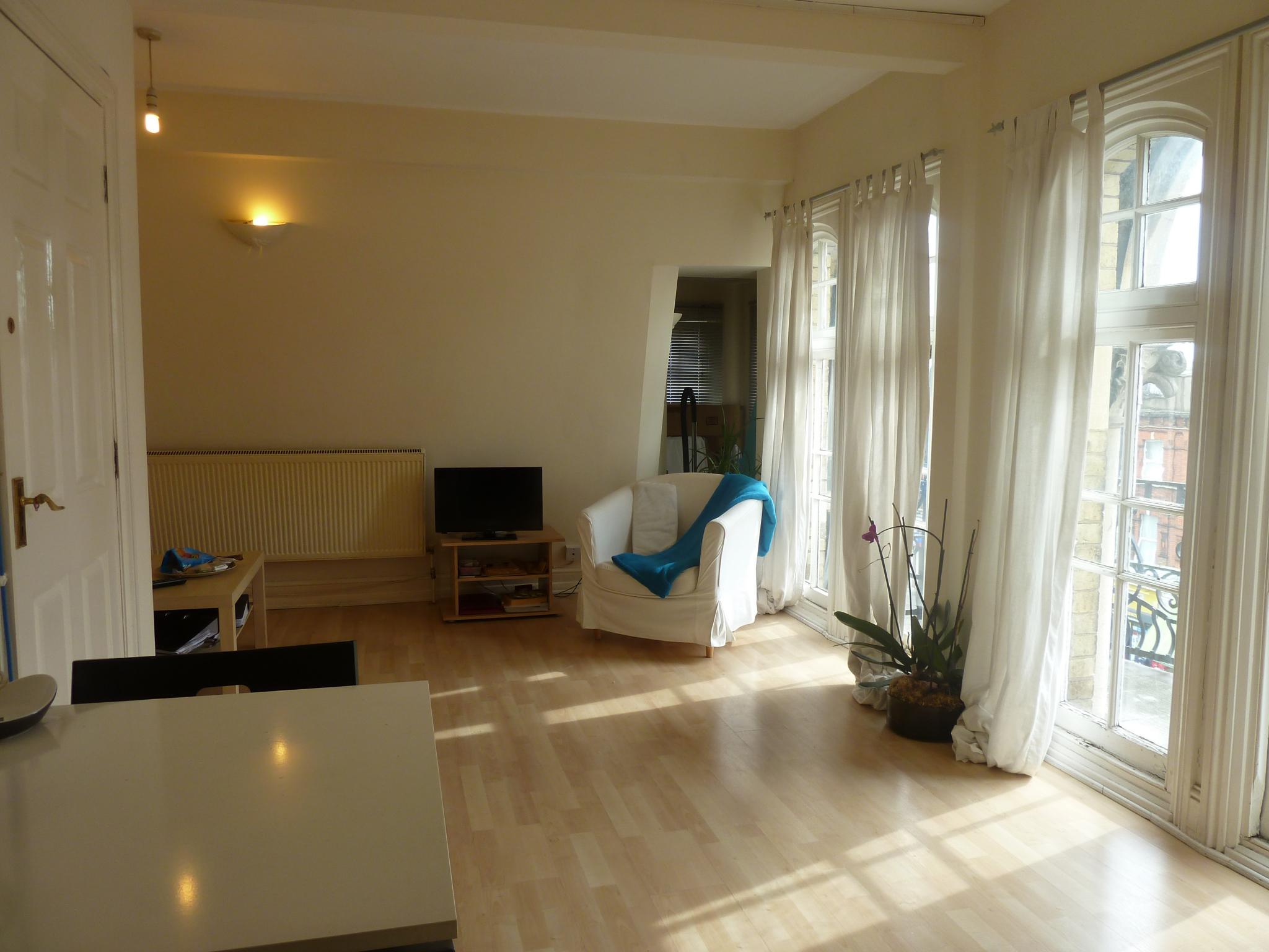 1 bedroom apartment flat/apartment To Let in London - Property photograph