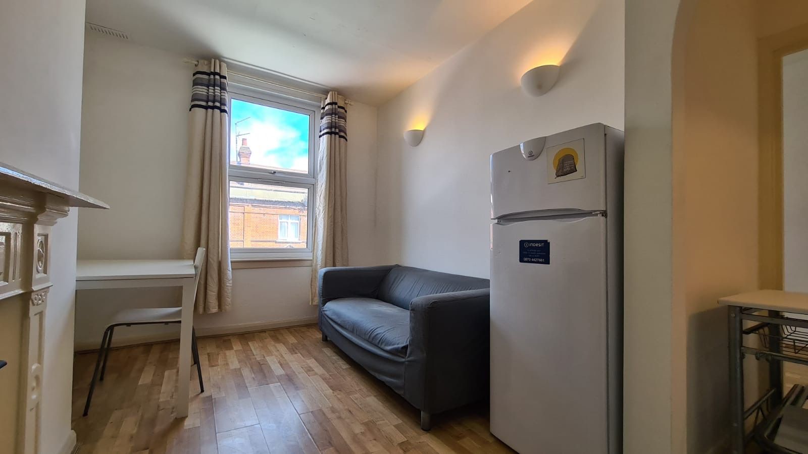 2 bedroom flat flat/apartment To Let in Willesden - Photograph 4