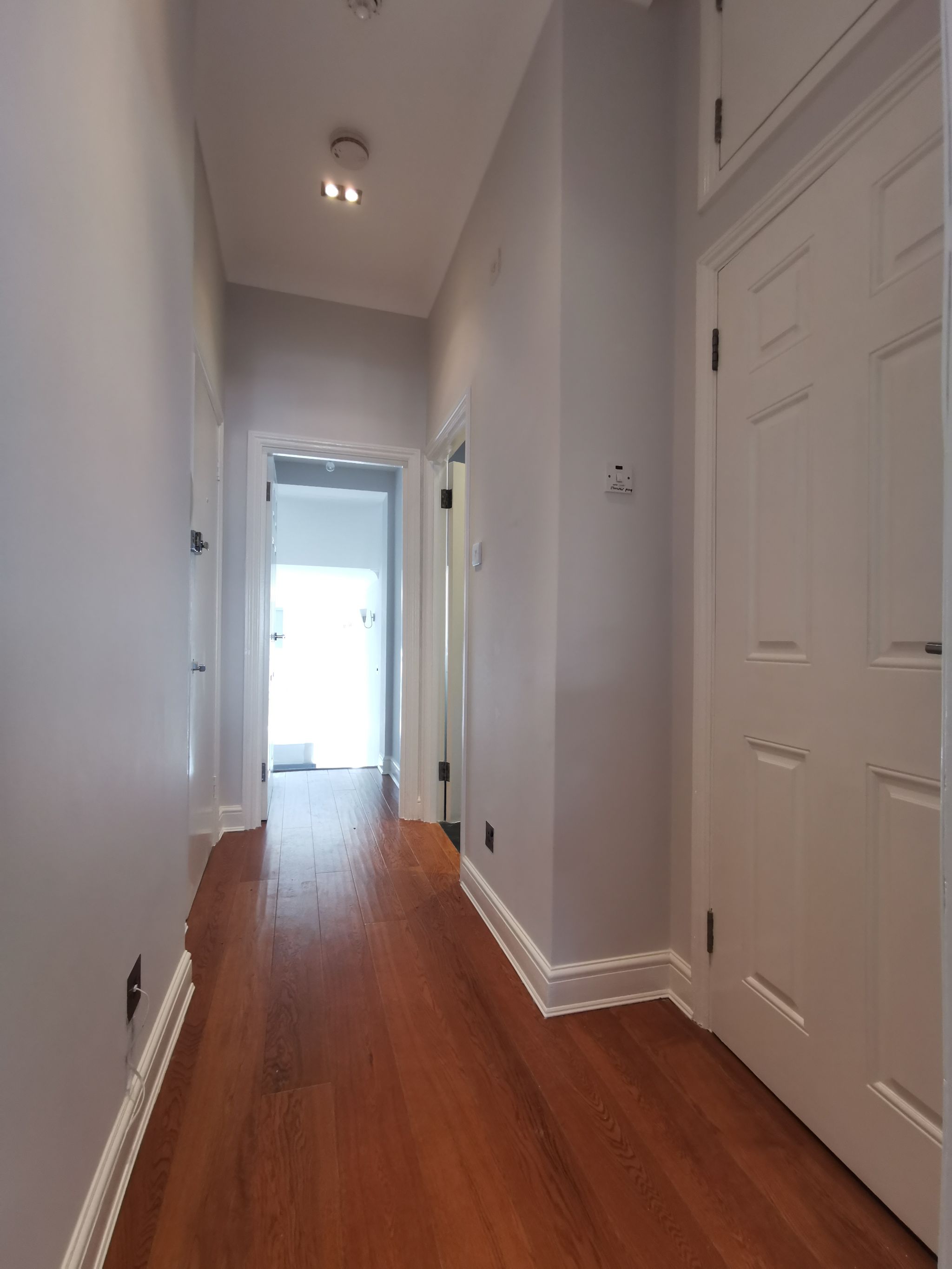 1 bedroom flat flat/apartment To Let in Westbourne Park - Photograph 5