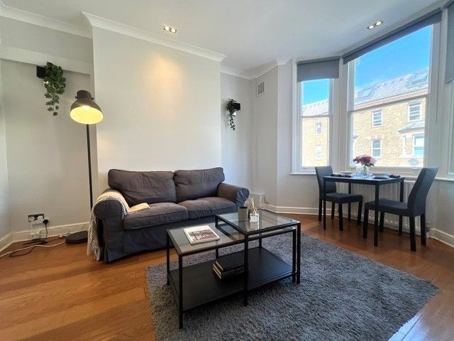 1 bedroom flat flat/apartment To Let in Westbourne Park - Photograph 1