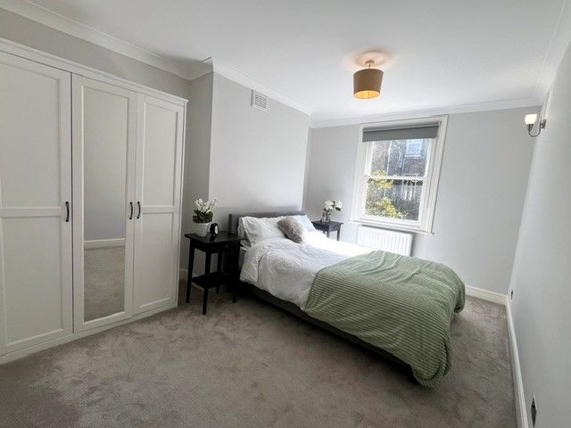 1 bedroom flat flat/apartment Under Offer in Westbourne Park - Photograph 2