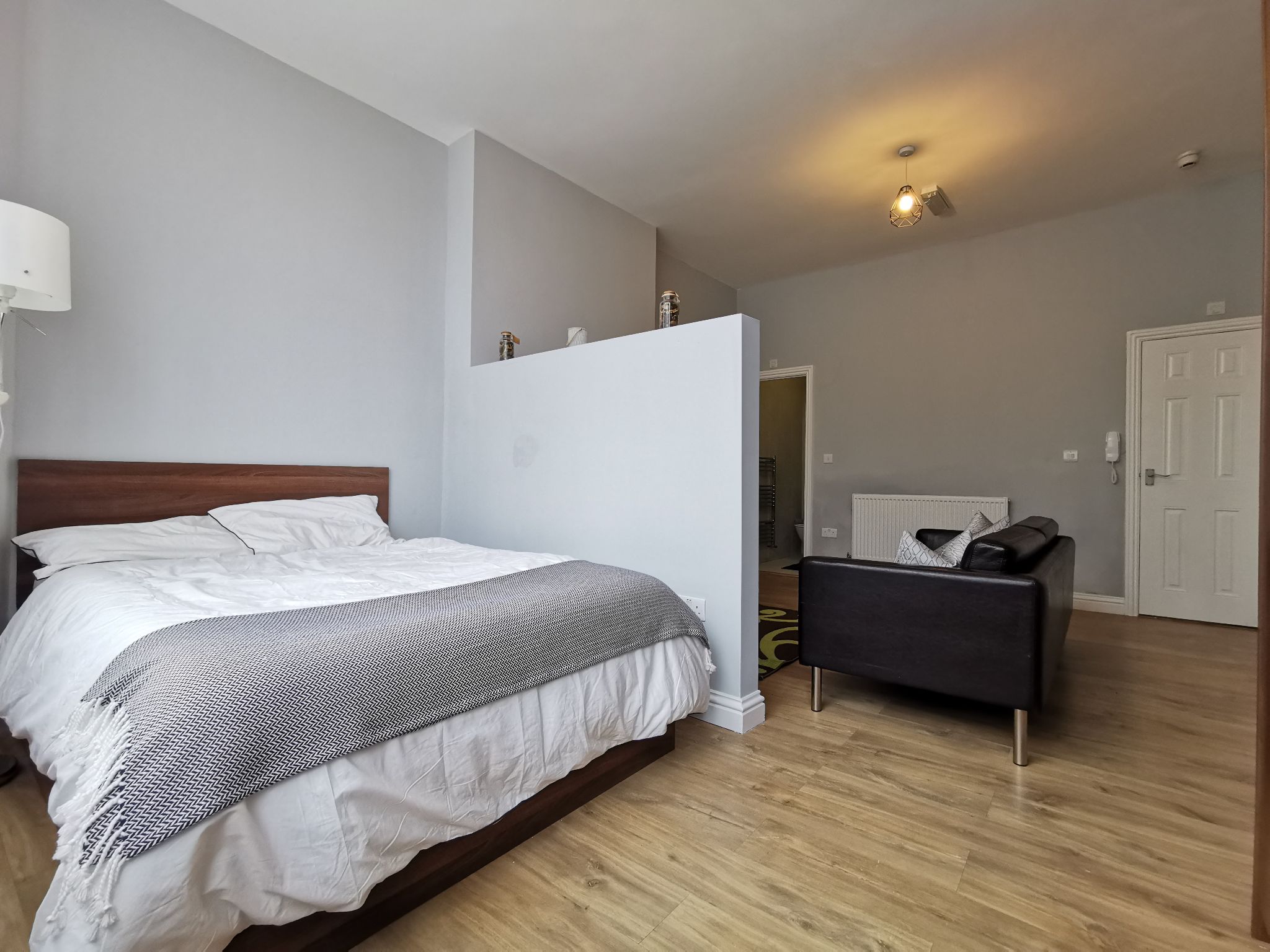 1 bedroom studio flat/apartment To Let in Willesden - Property photograph