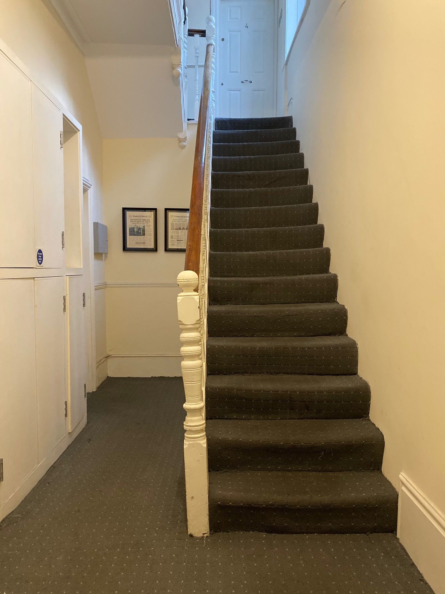 1 bedroom studio flat/apartment To Let in Willesden - Photograph 7