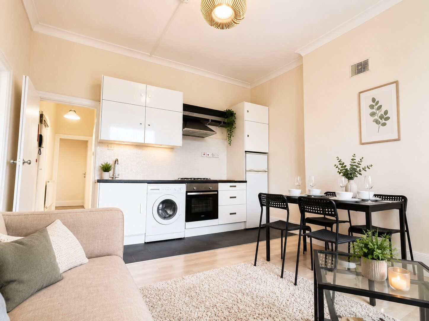 3 bedroom flat flat/apartment To Let in Willesden Green - Photograph 1
