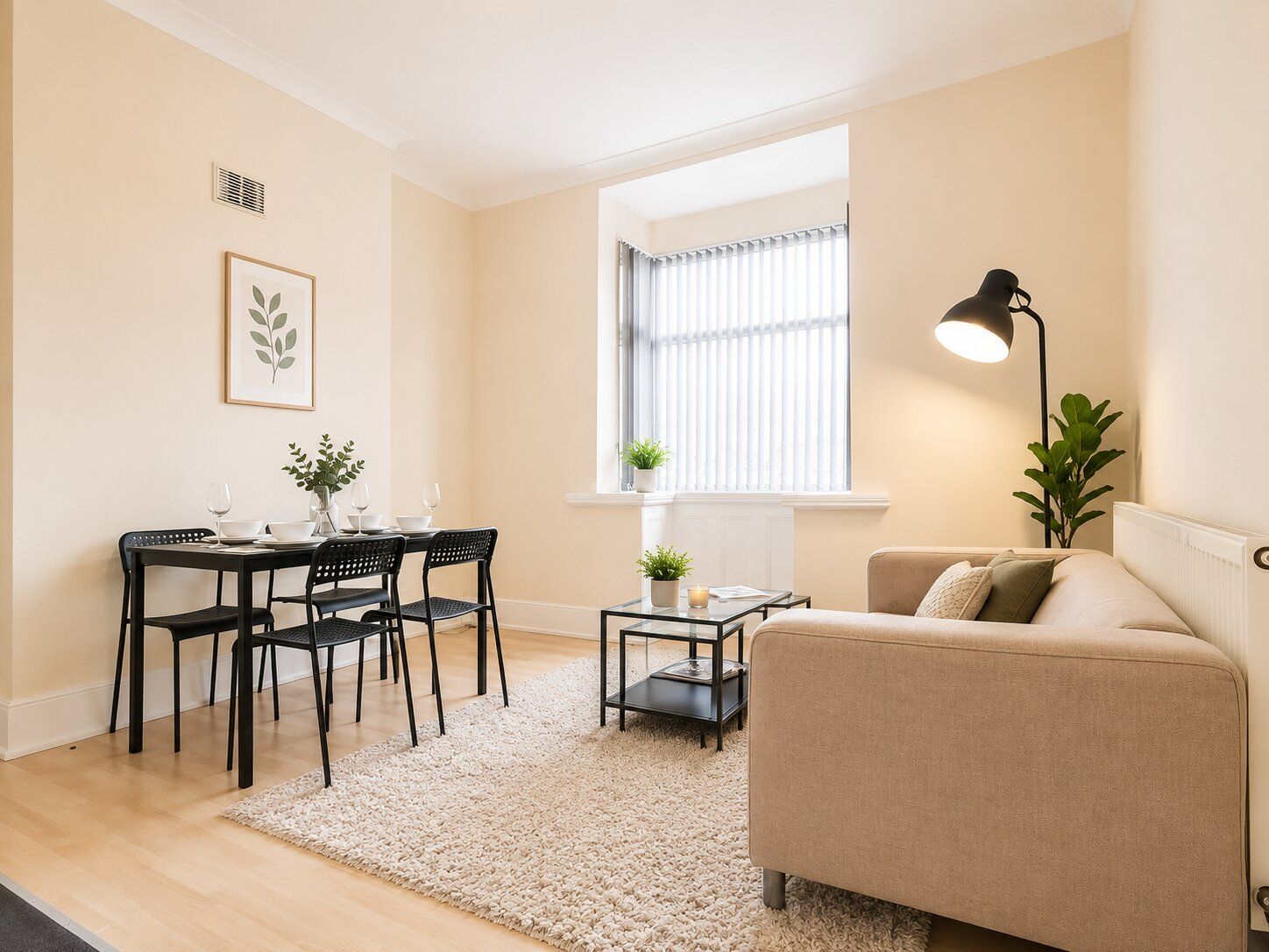 3 bedroom flat flat/apartment To Let in Willesden Green - Photograph 2