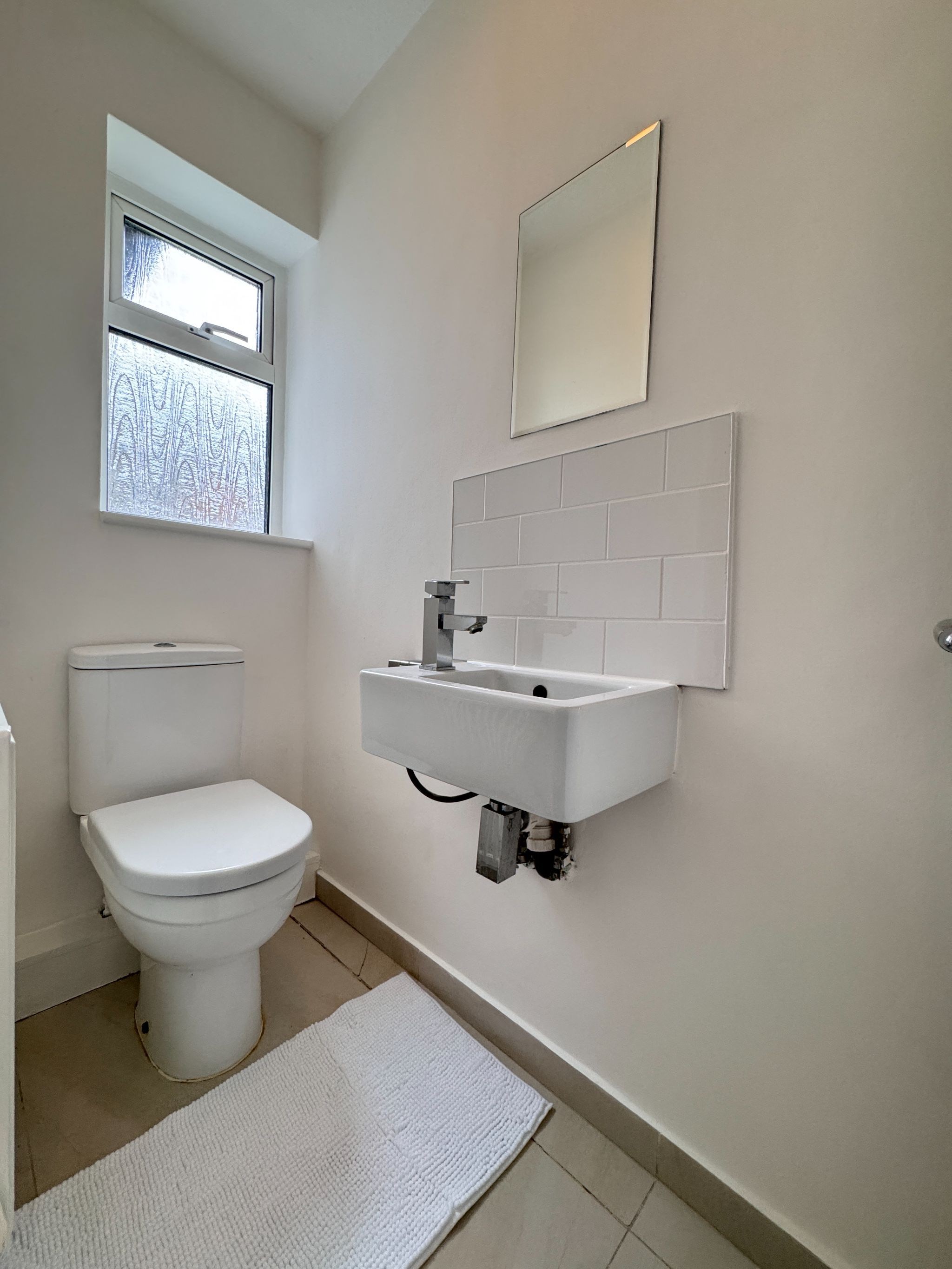 2 bedroom ground floor maisonette flat/apartment To Let in Edgware - Photograph 13