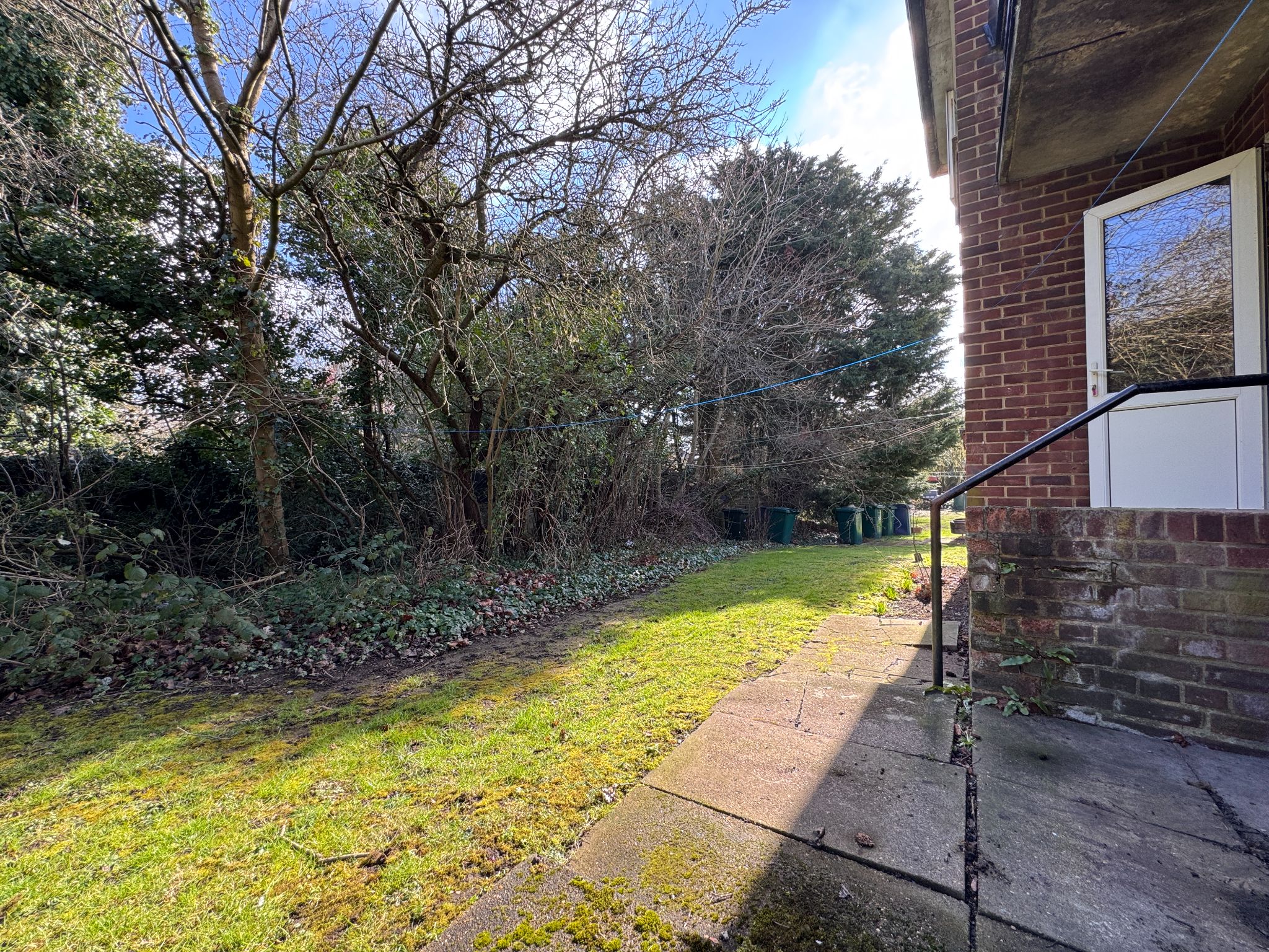 2 bedroom ground floor maisonette flat/apartment To Let in Edgware - Photograph 17
