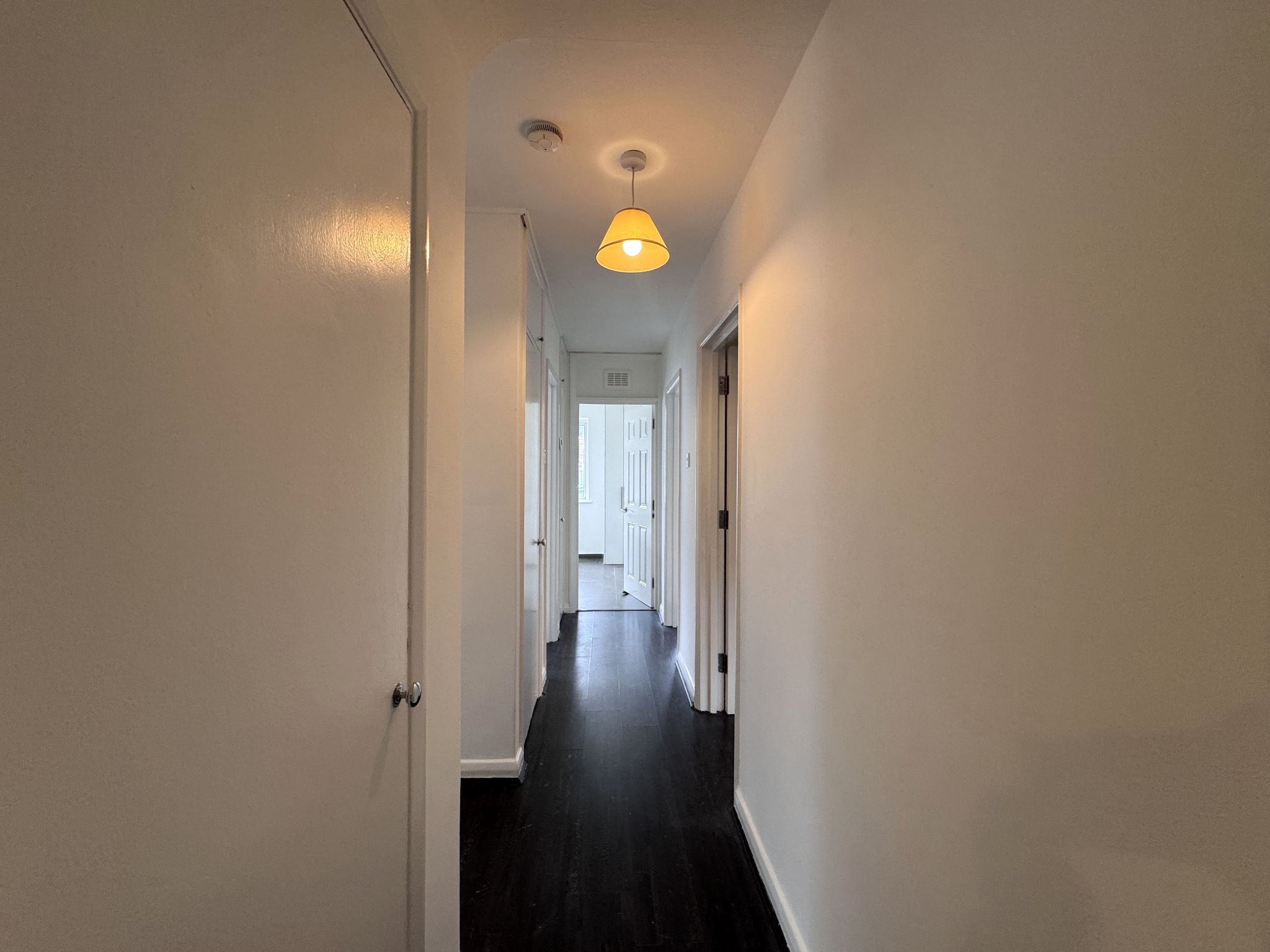 2 bedroom ground floor maisonette flat/apartment To Let in Edgware - Photograph 12