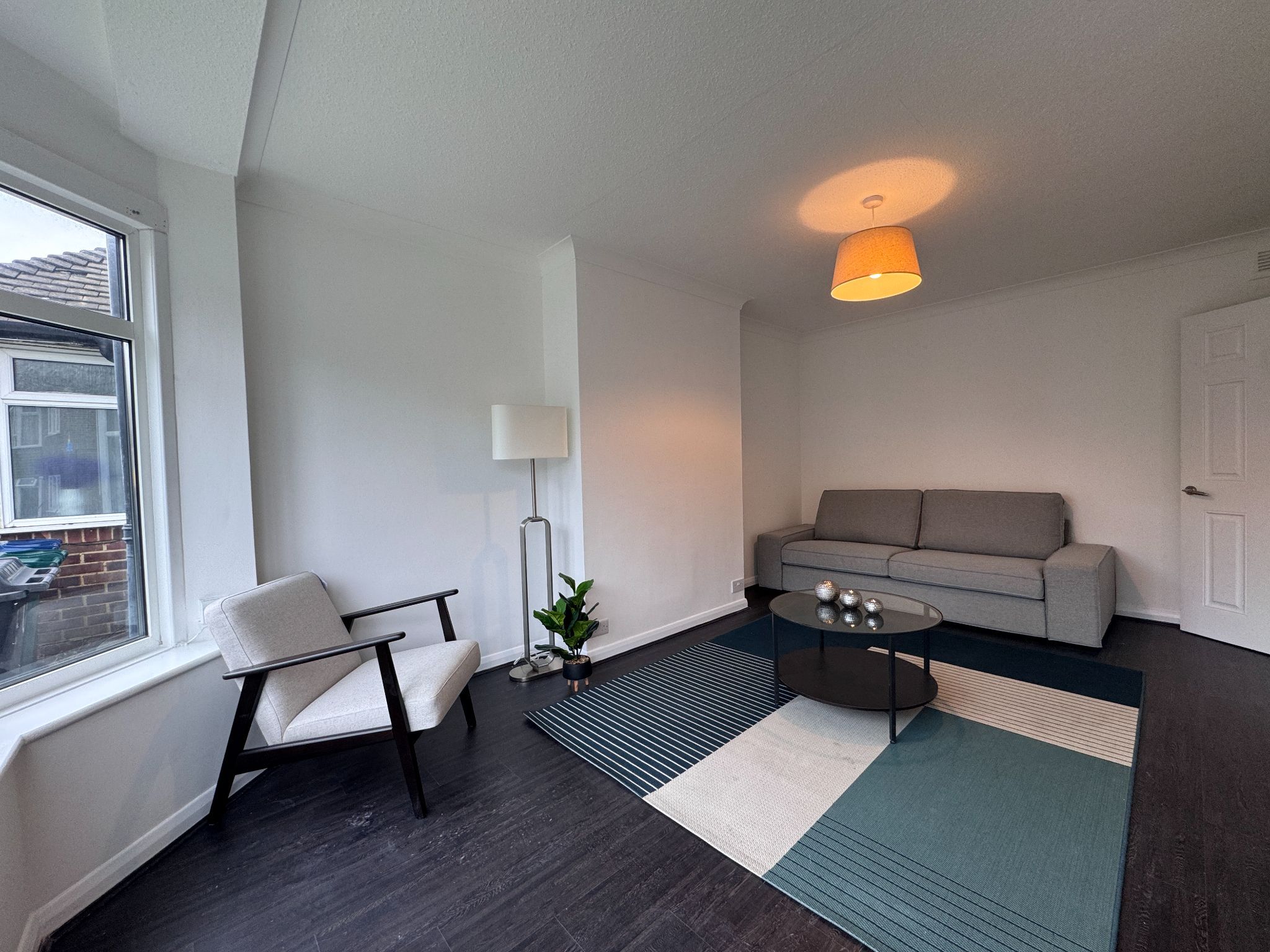 2 bedroom ground floor maisonette flat/apartment To Let in Edgware - Property photograph