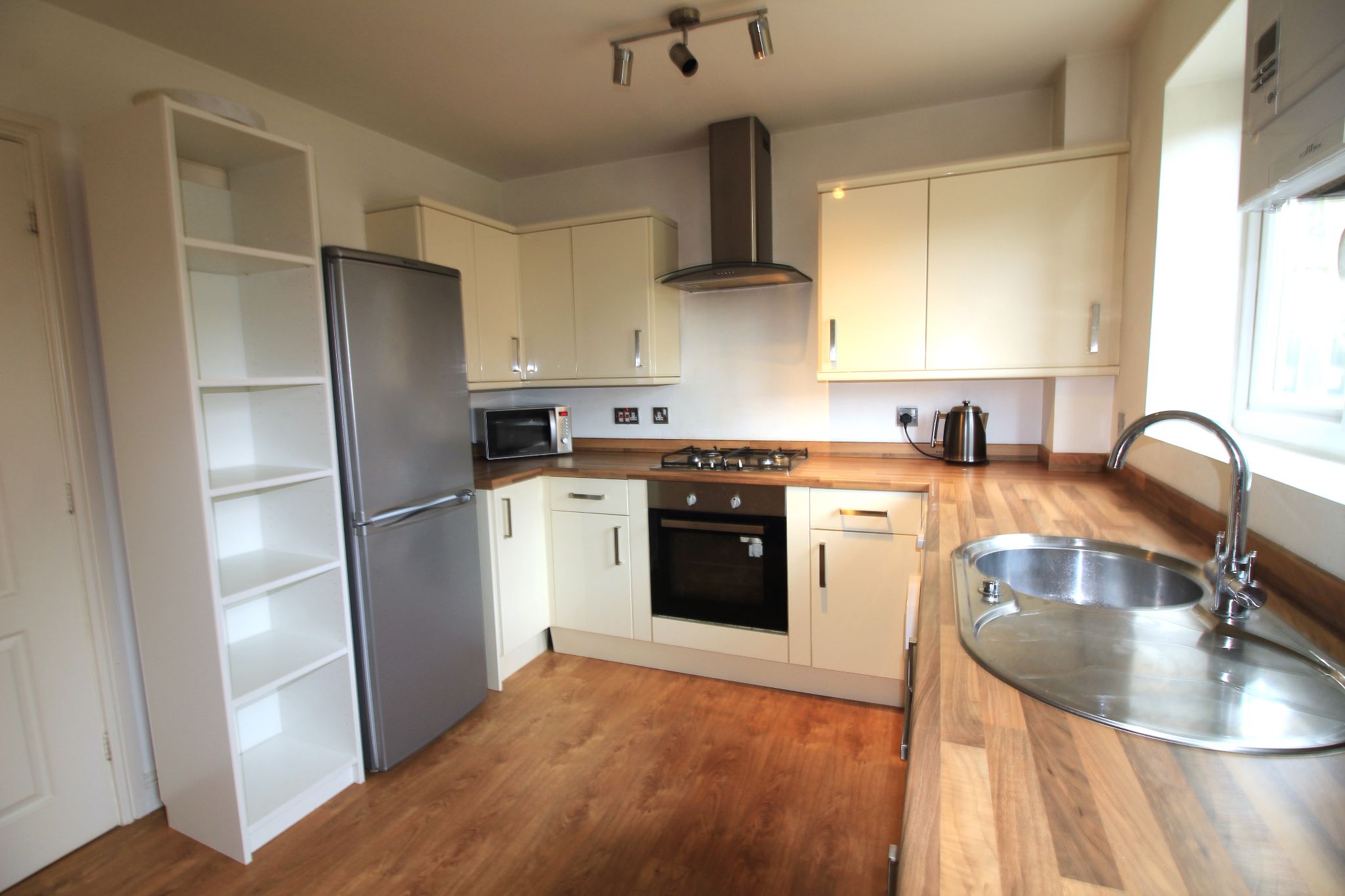 2 bedroom end terraced house Let Agreed in Solihull - Photograph 3.