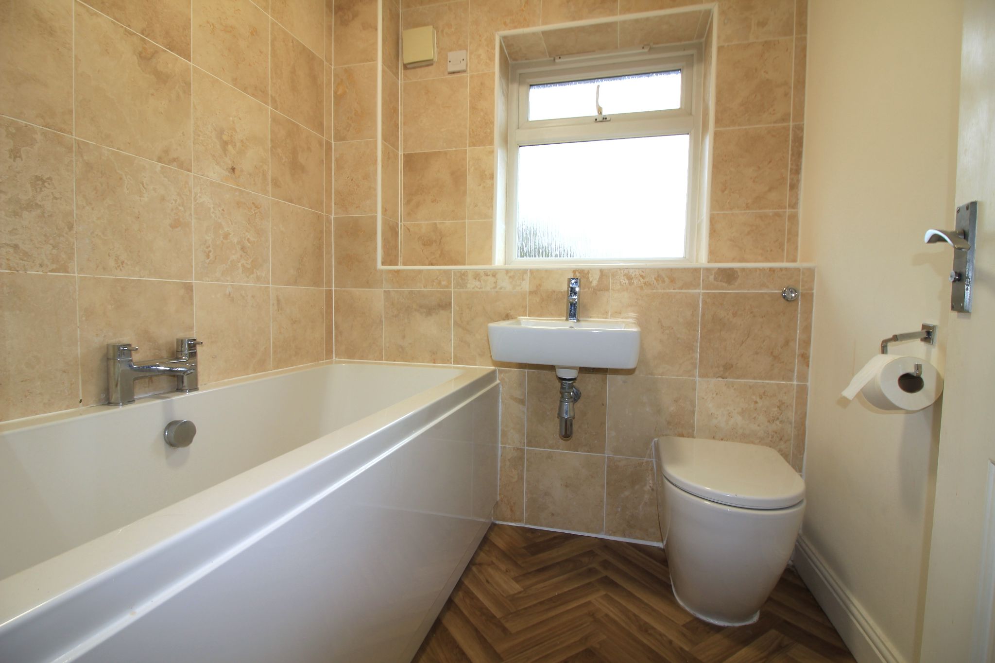2 bedroom end terraced house Let Agreed in Solihull - Photograph 5.