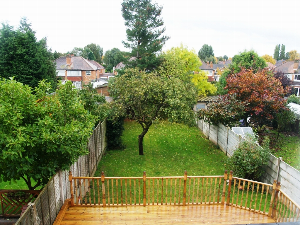 3 bedroom semi detached house SSTC in Solihull - photograph 2.
