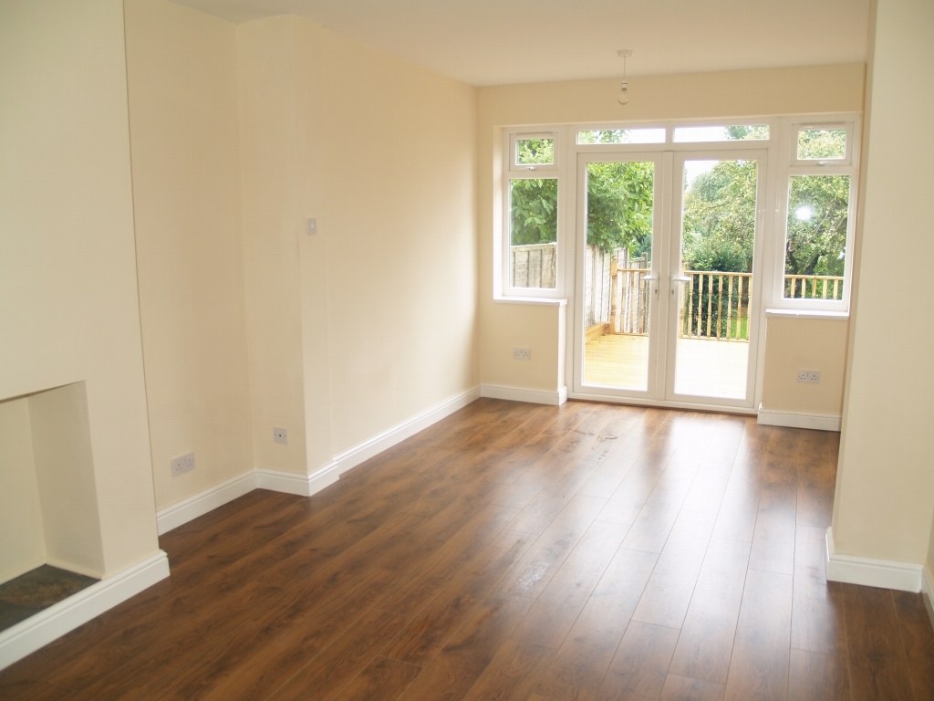 3 bedroom semi detached house SSTC in Solihull - photograph 4.