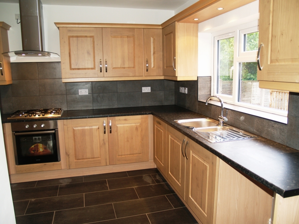 3 bedroom semi detached house SSTC in Solihull - photograph 7.