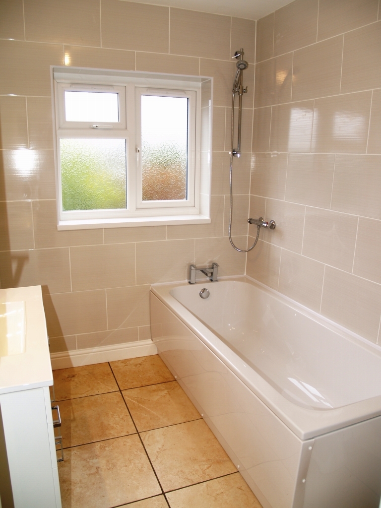 3 bedroom semi detached house SSTC in Solihull - photograph 15.