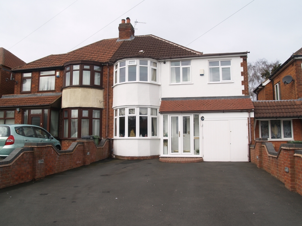 3 bedroom house SSTC in Solihull - Main Image.